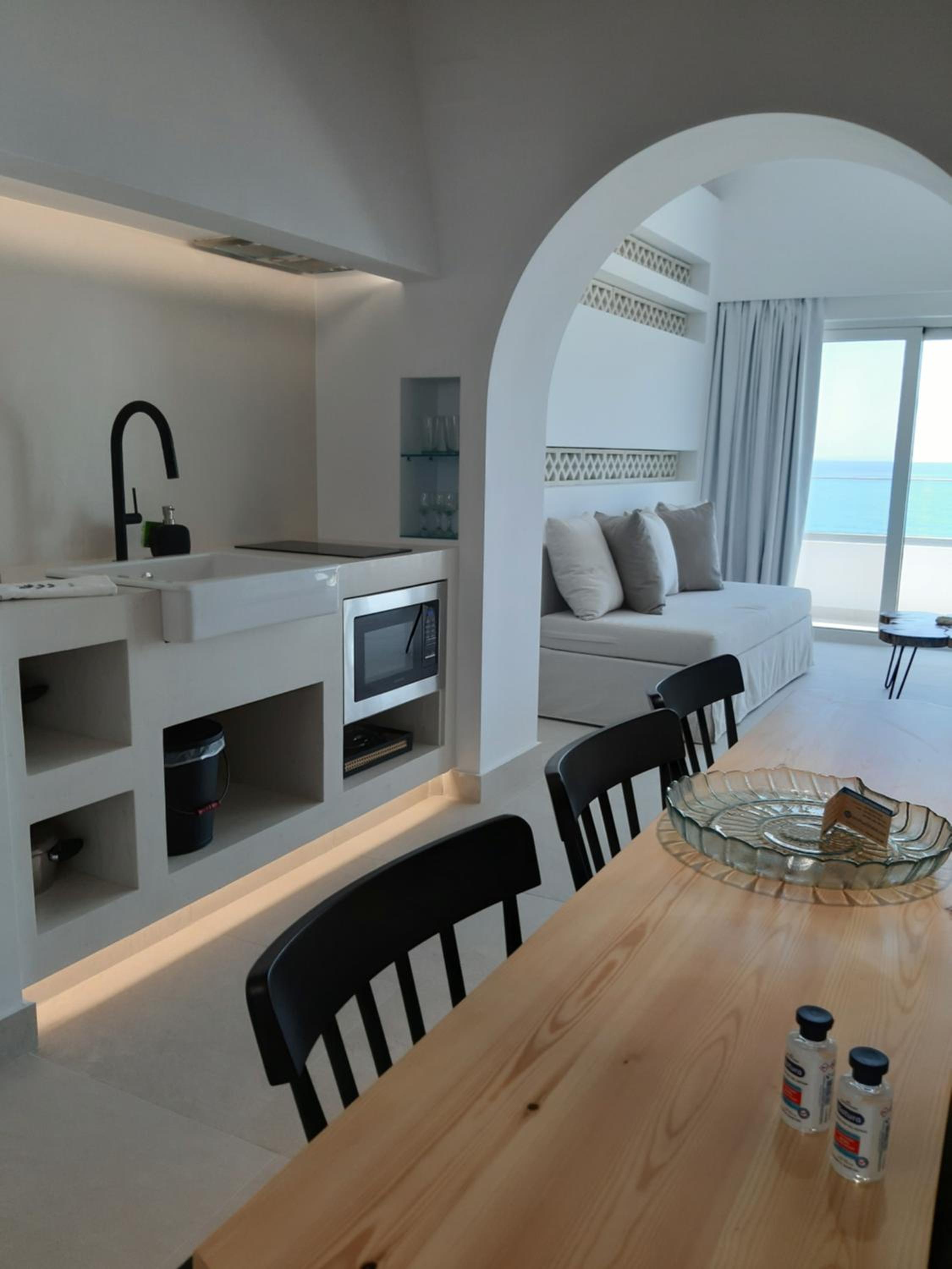 Sfakia Seaside Luxury Suites view 2