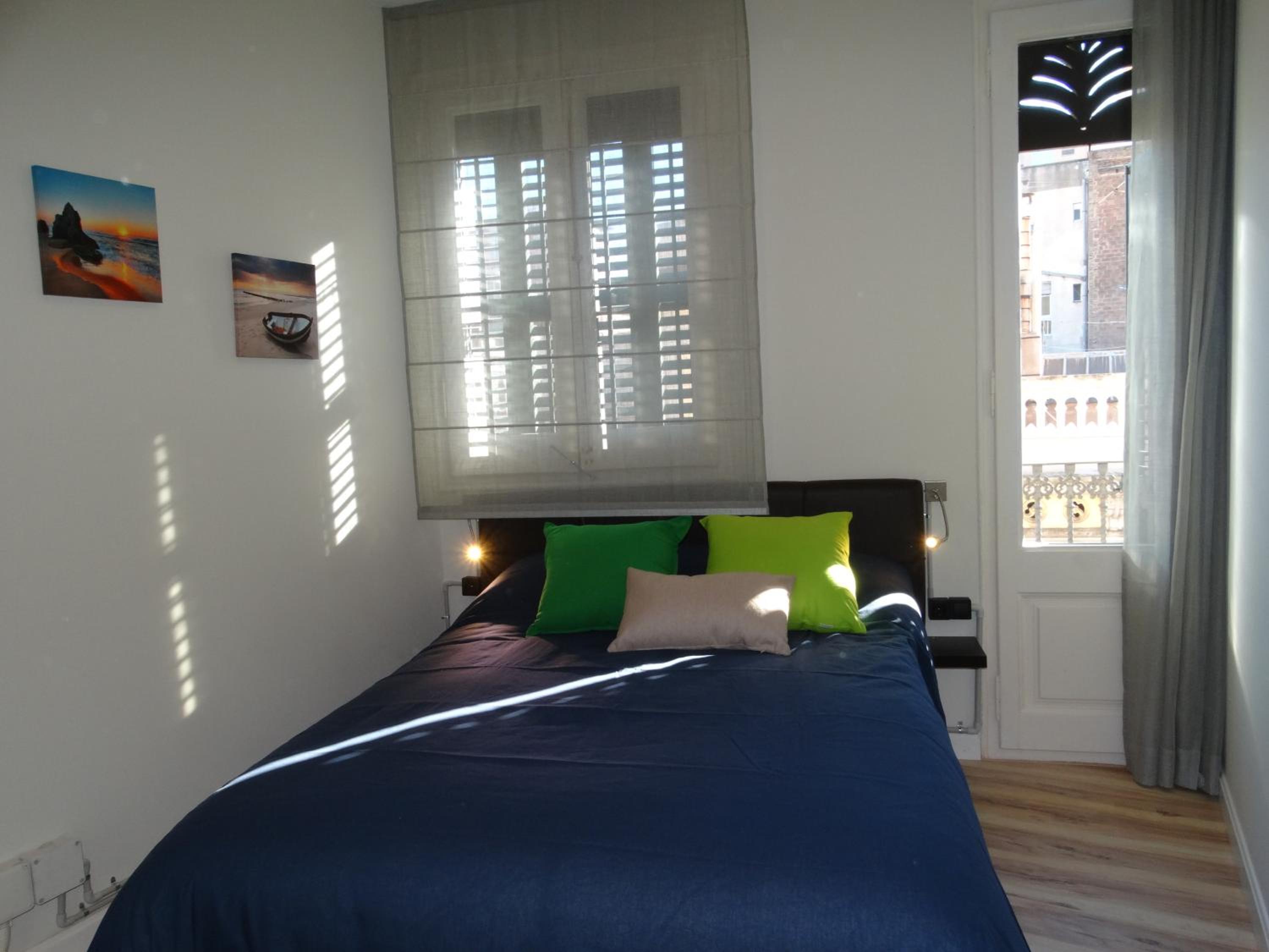 Feel at Sants Apartments