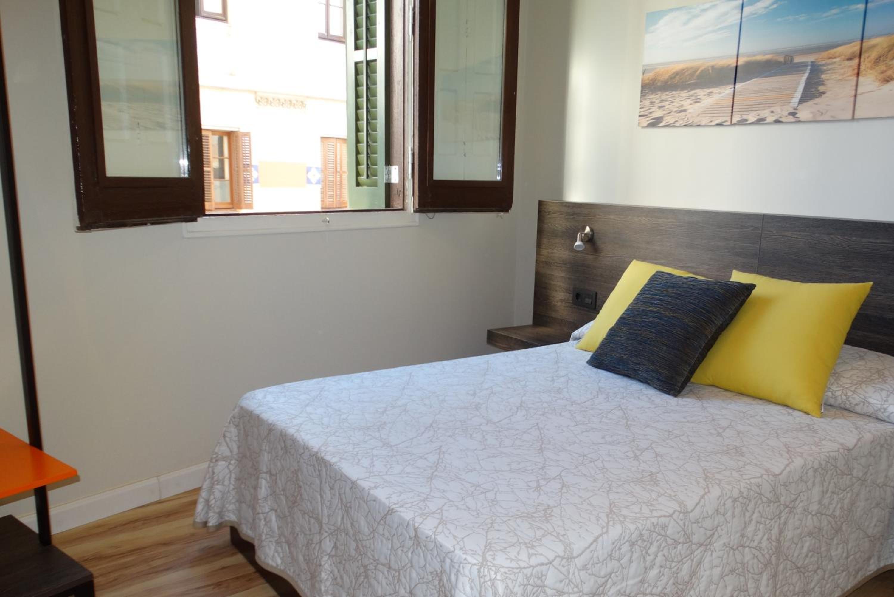Feel at Sants Apartments