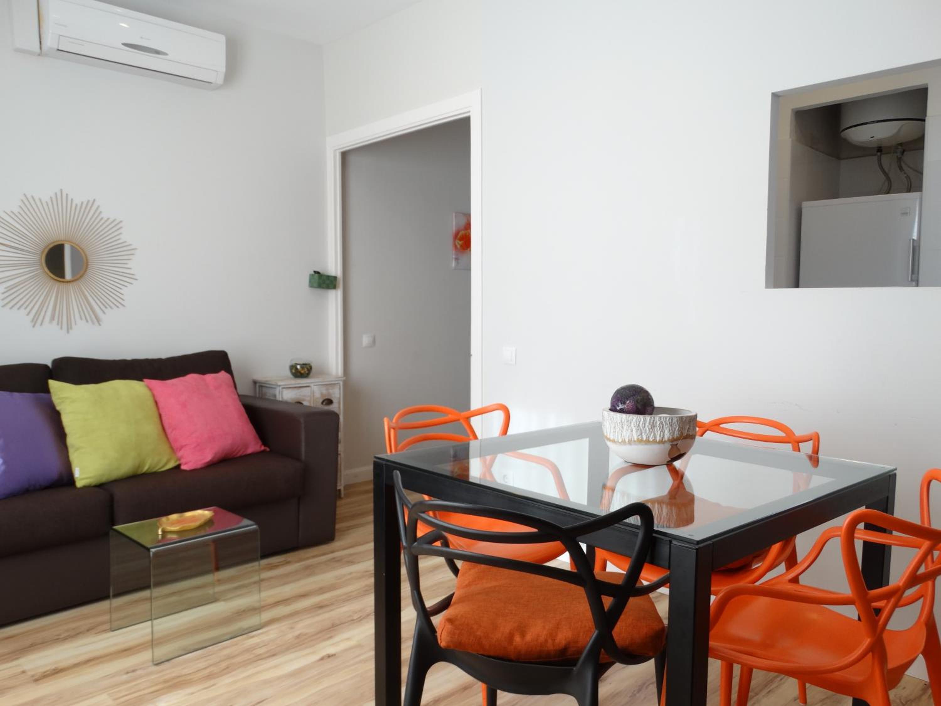 Feel at Sants Apartments
