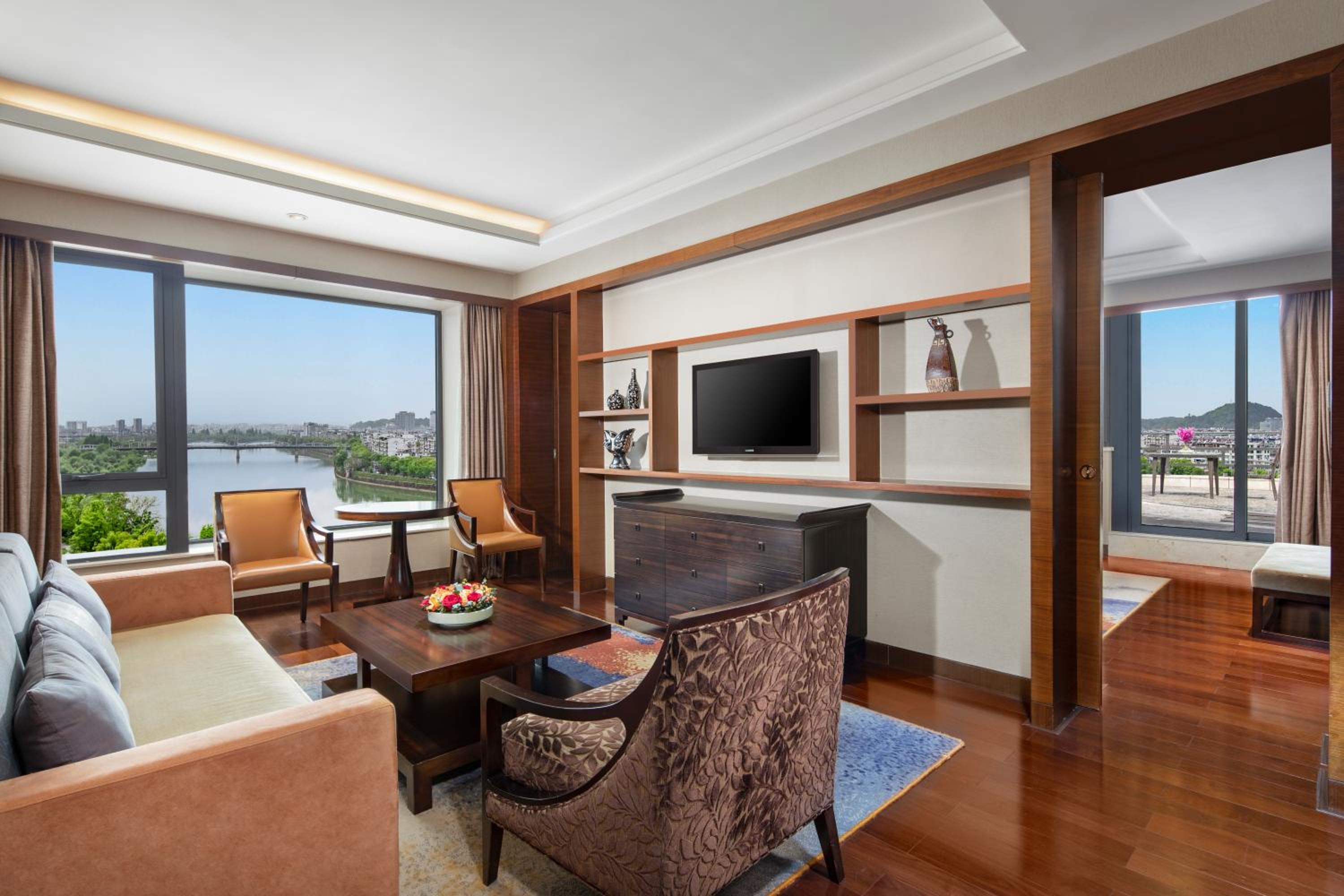 Crowne Plaza Huangshan Yucheng by IHG view 4