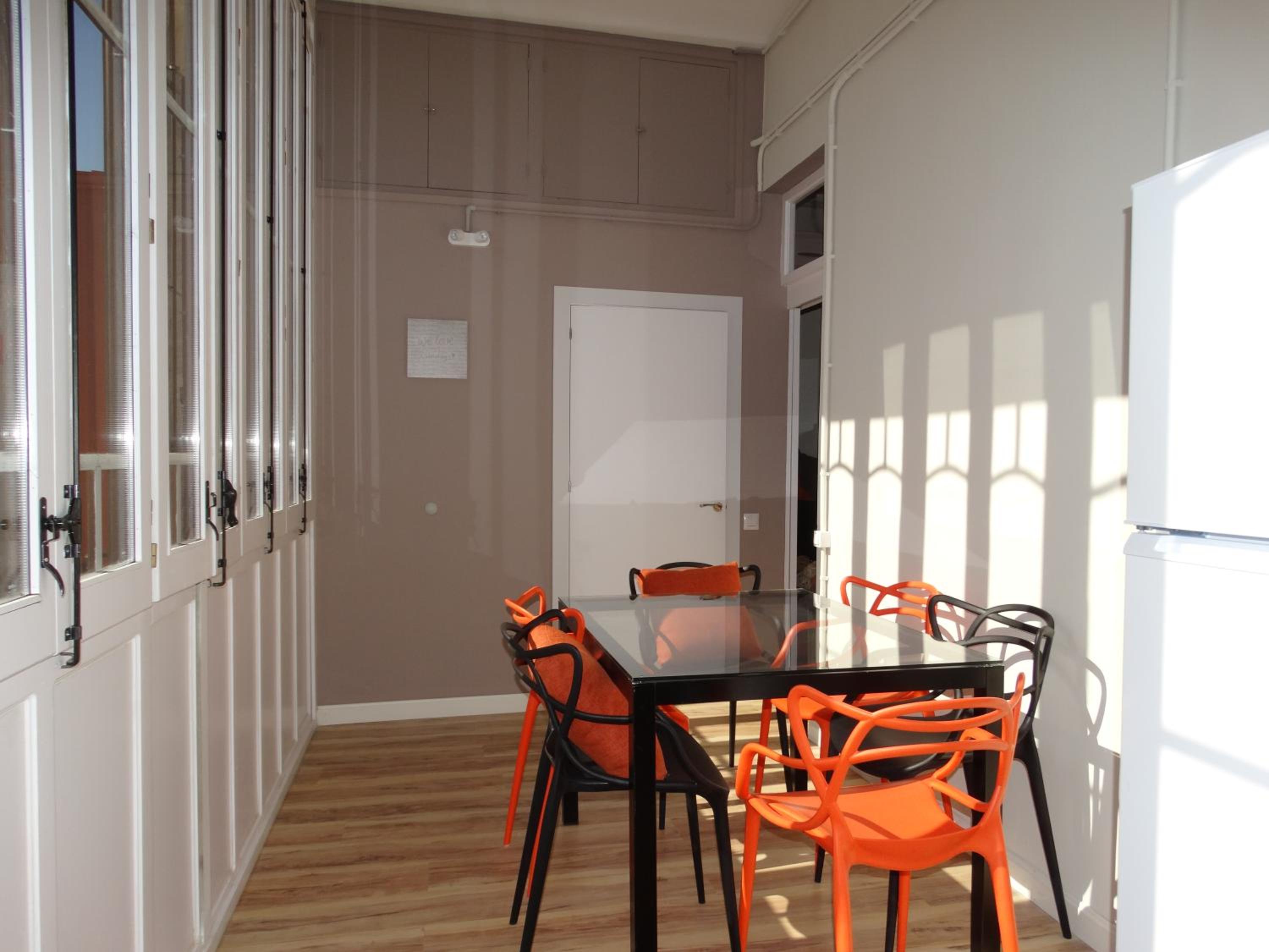 Feel at Sants Apartments