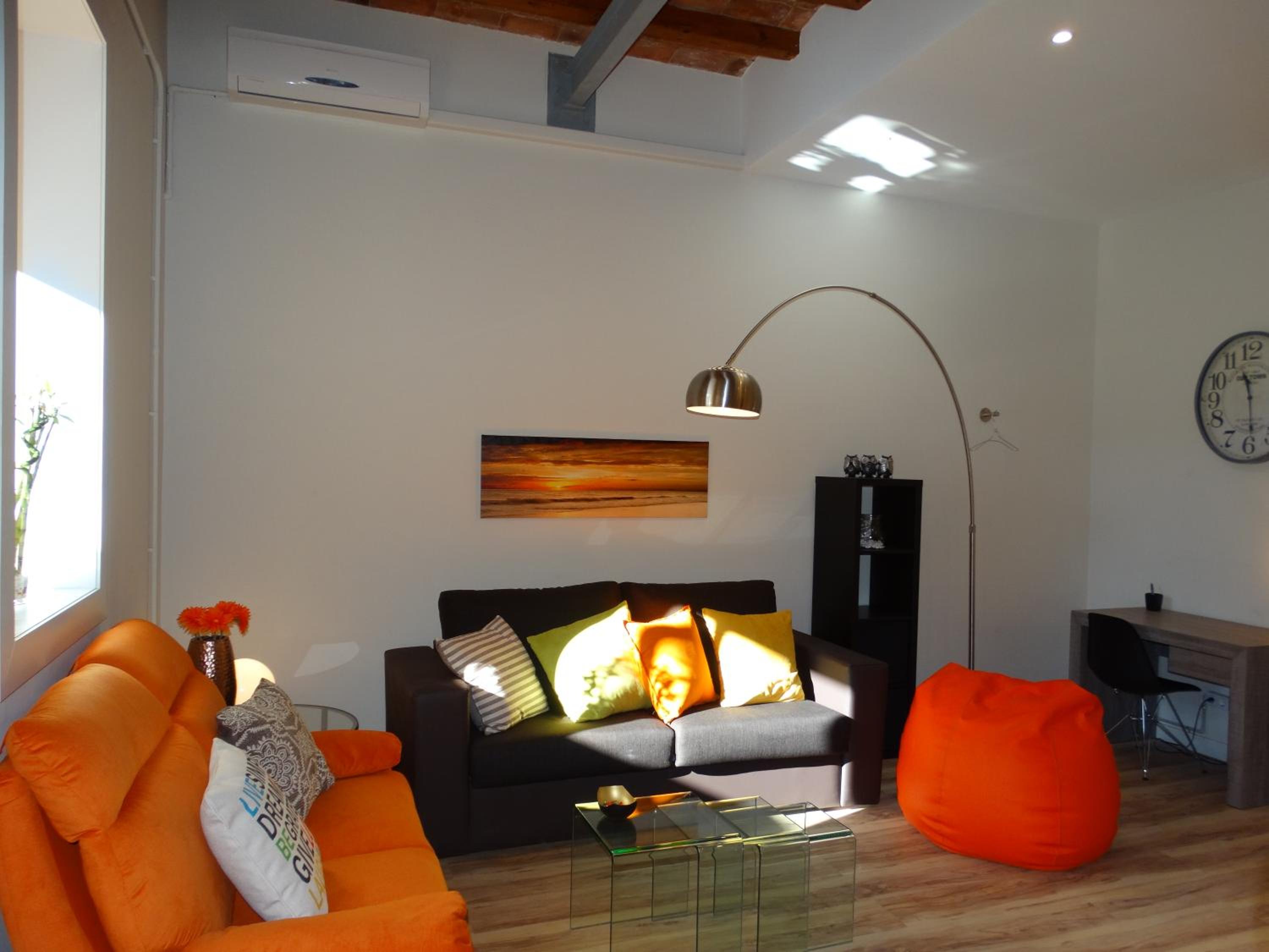 Feel at Sants Apartments