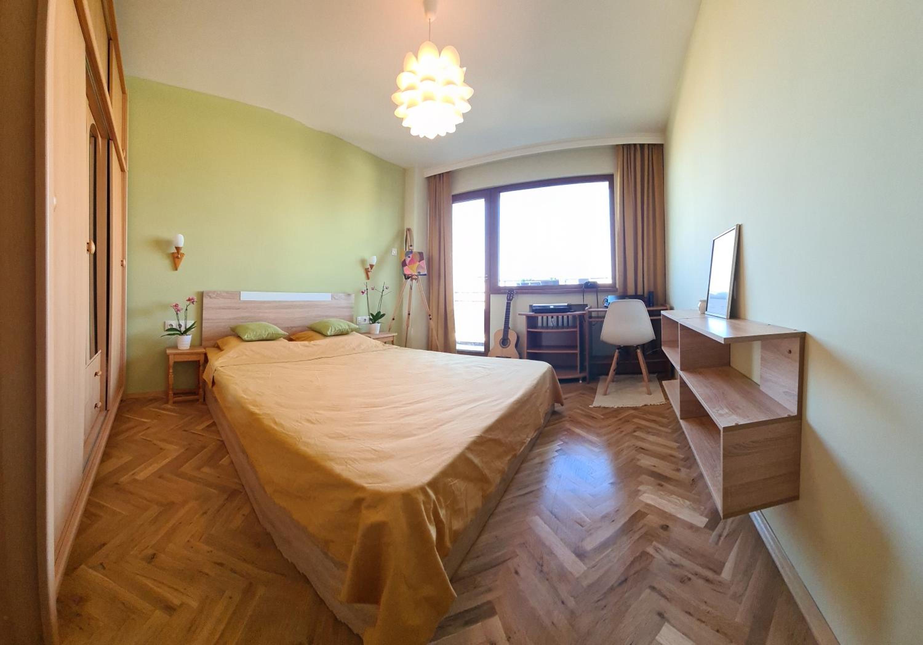 Cozy 1BD Flat - Panoramic Mountain View Balcony by Flat Mаnager view 4
