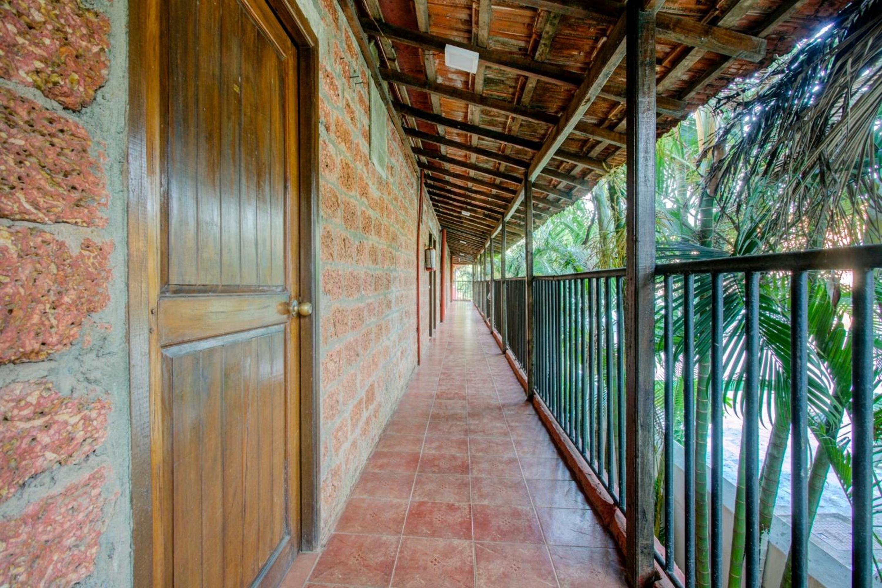 Photo 33