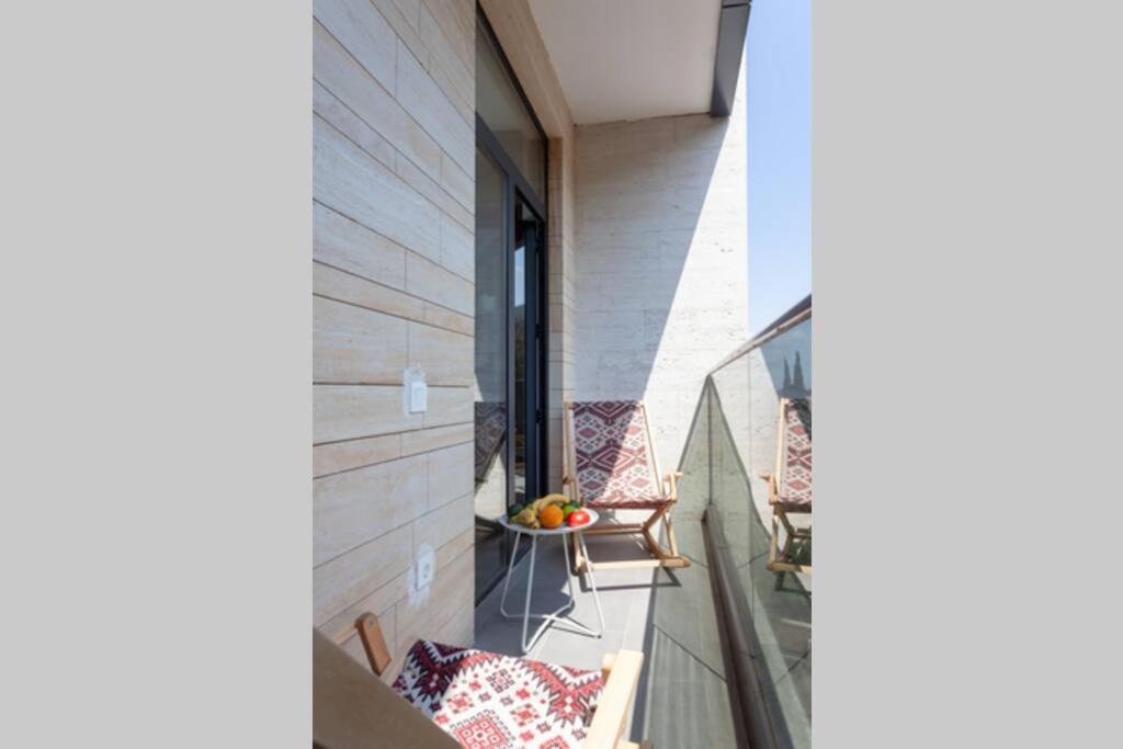 Luxury Meets Convenience - 2 bdrm @ City Center view 3