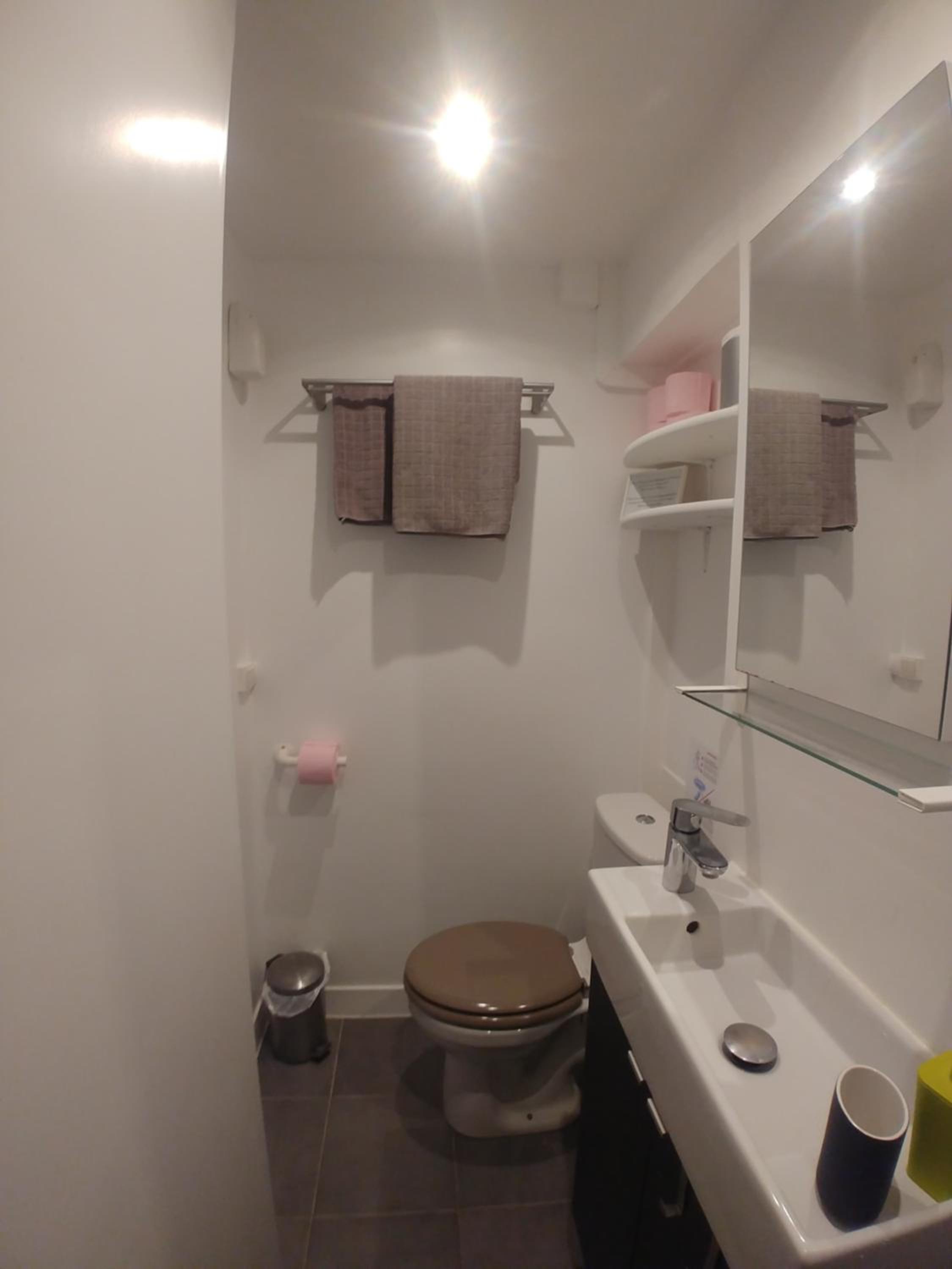 Central & nice ! 3 bedrooms, 2 bathrooms
