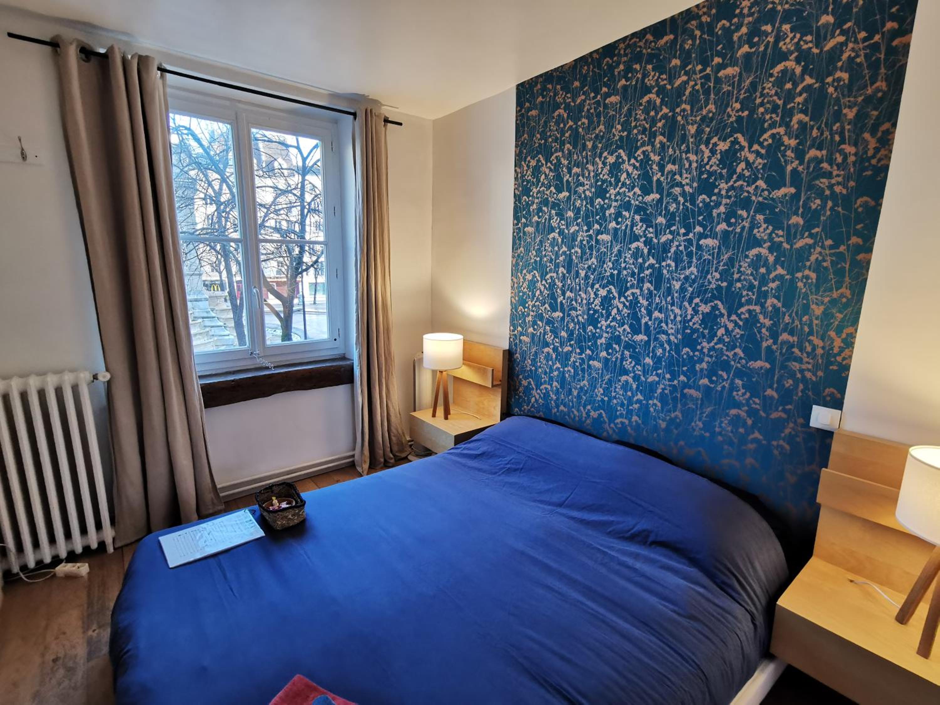 Central & nice ! 3 bedrooms, 2 bathrooms