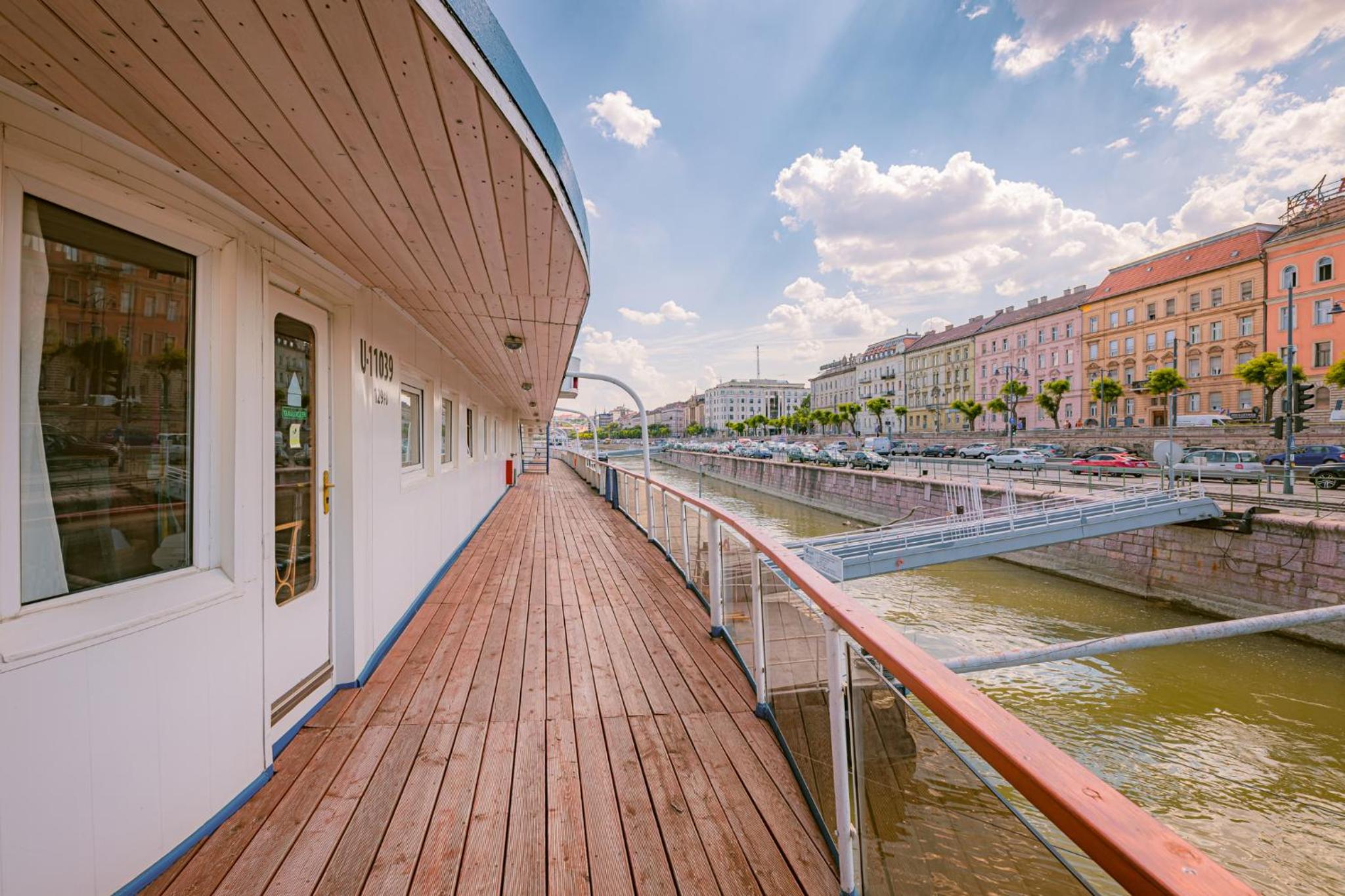 Grand Jules Boat Hotel Budapest 32