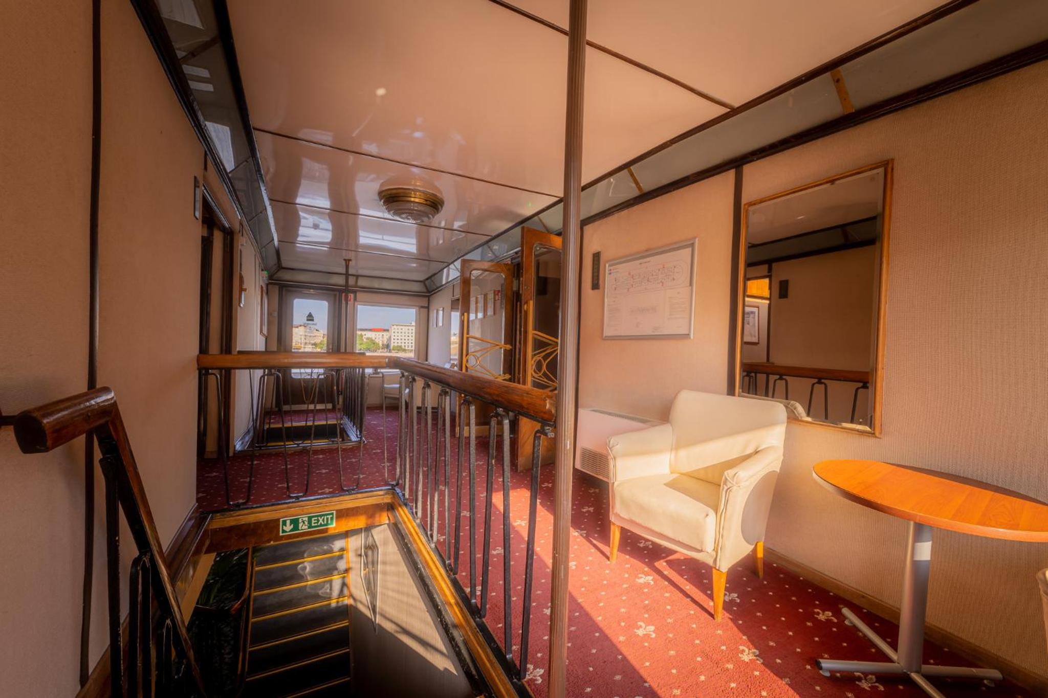 Grand Jules Boat Hotel Budapest 9