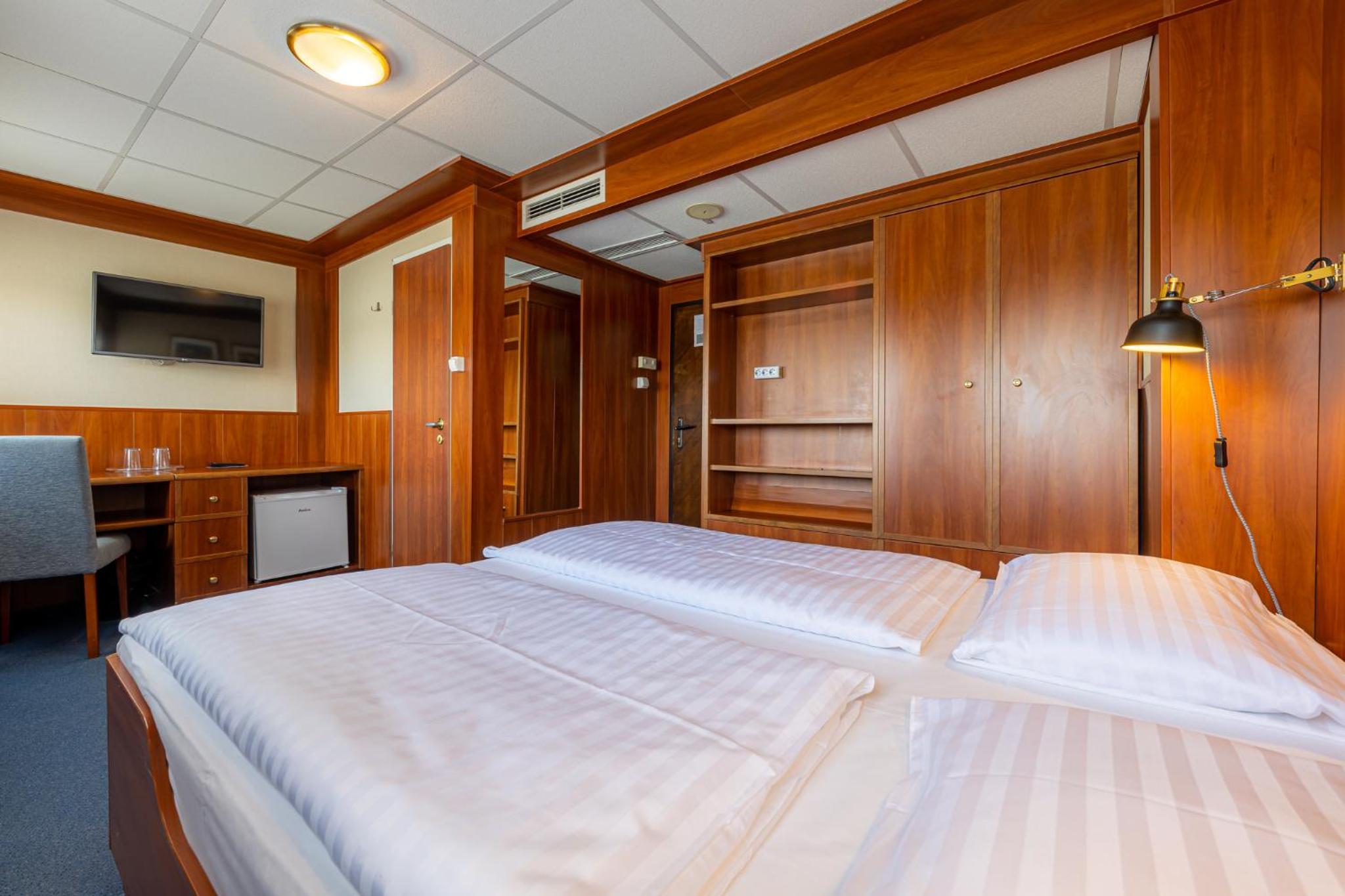 Grand Jules Boat Hotel Budapest 5