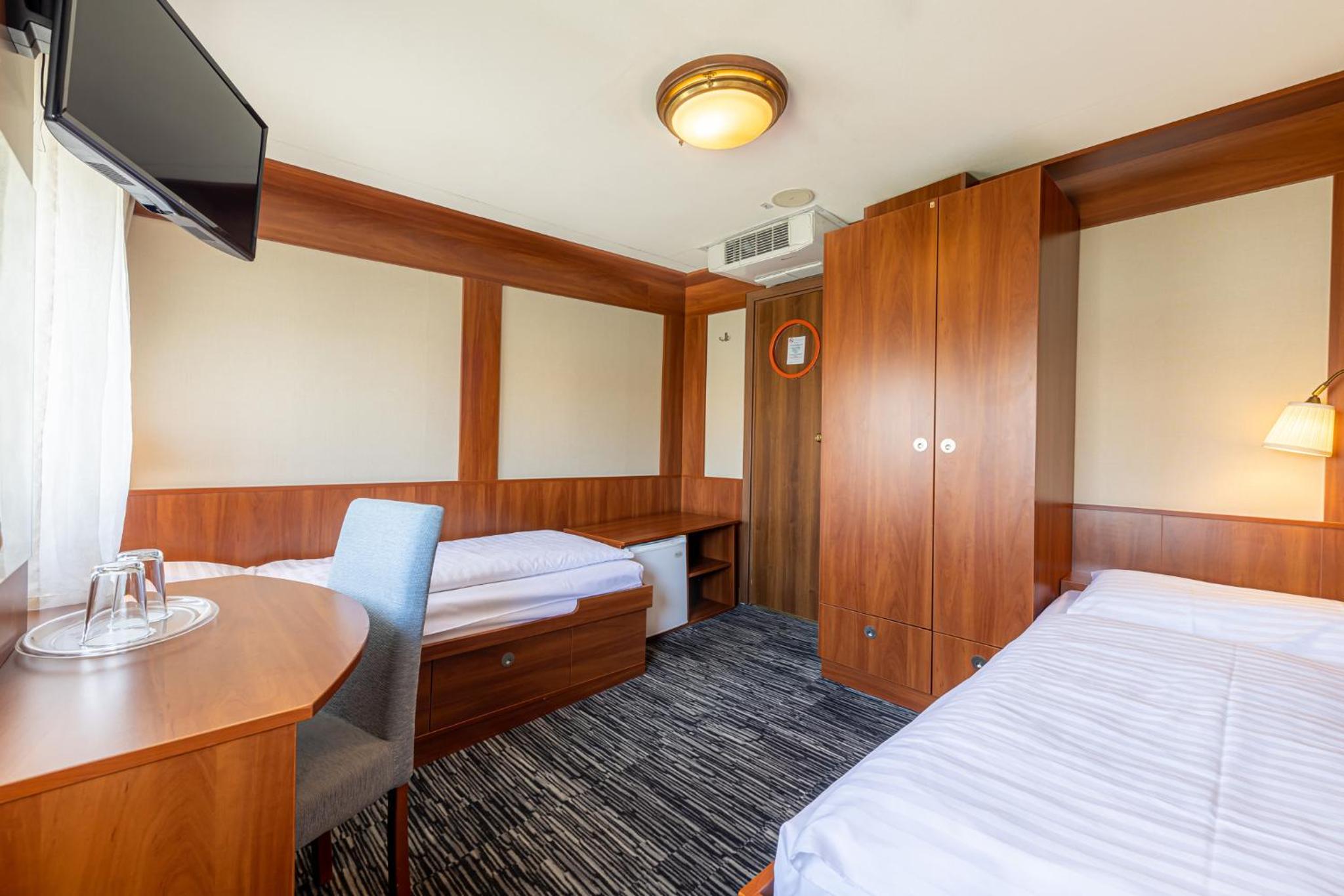 Grand Jules Boat Hotel Budapest 36