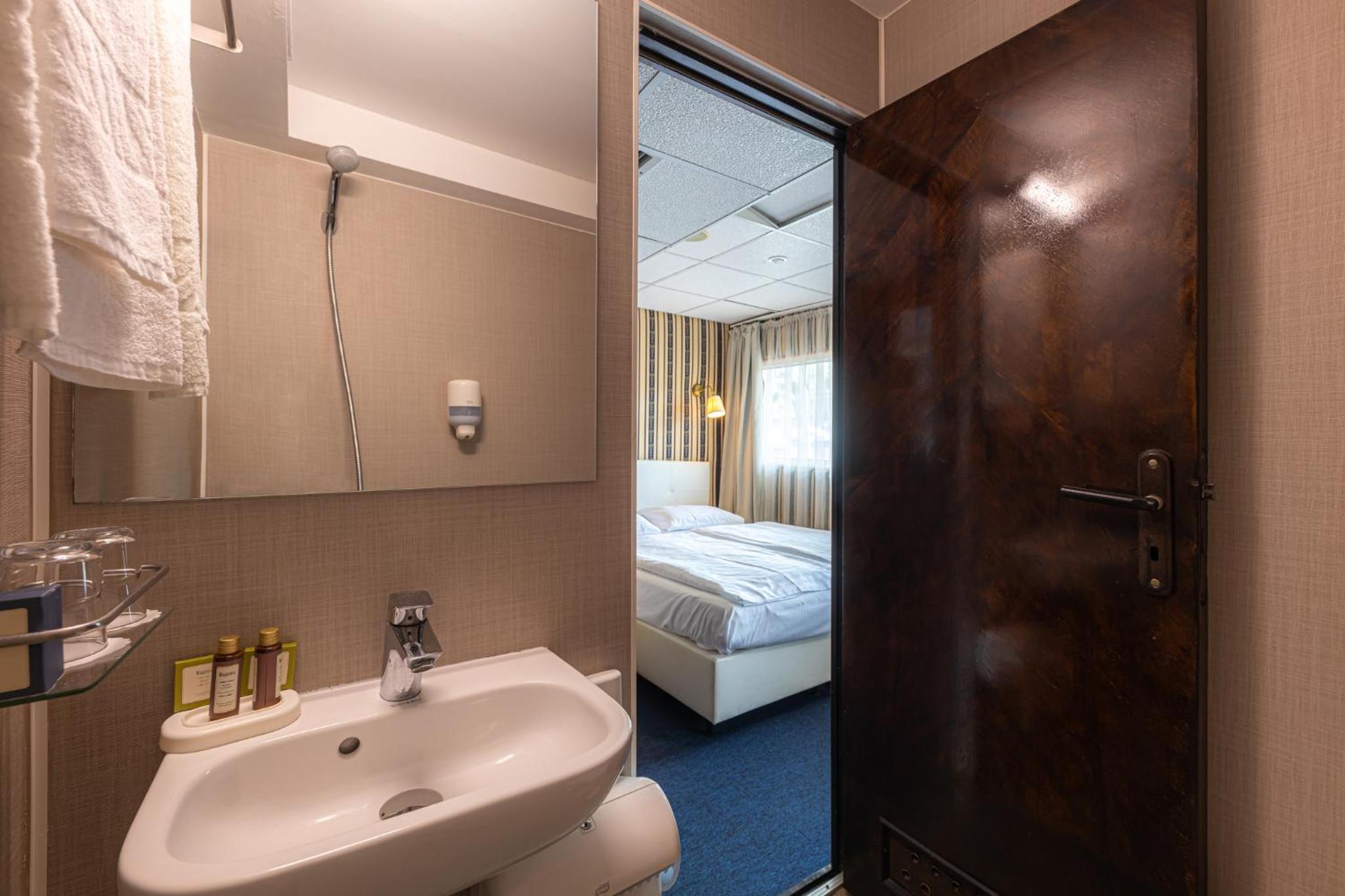 Grand Jules Boat Hotel Budapest 37