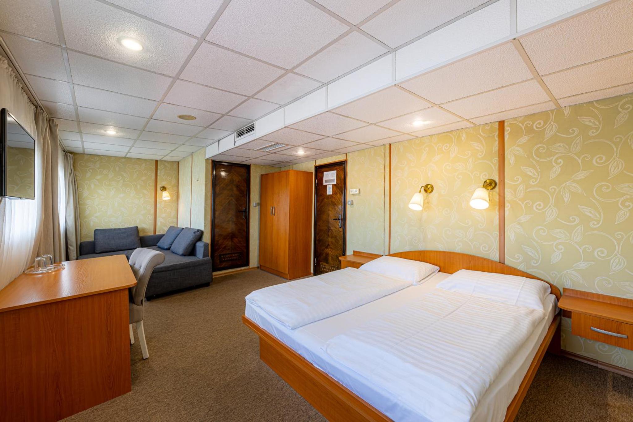 Grand Jules Boat Hotel Budapest 44