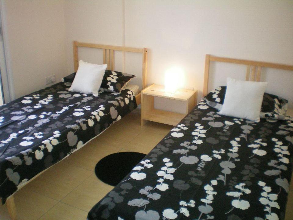 104 Excellent 2 bed apartment with pool view, AC & gym! view 5