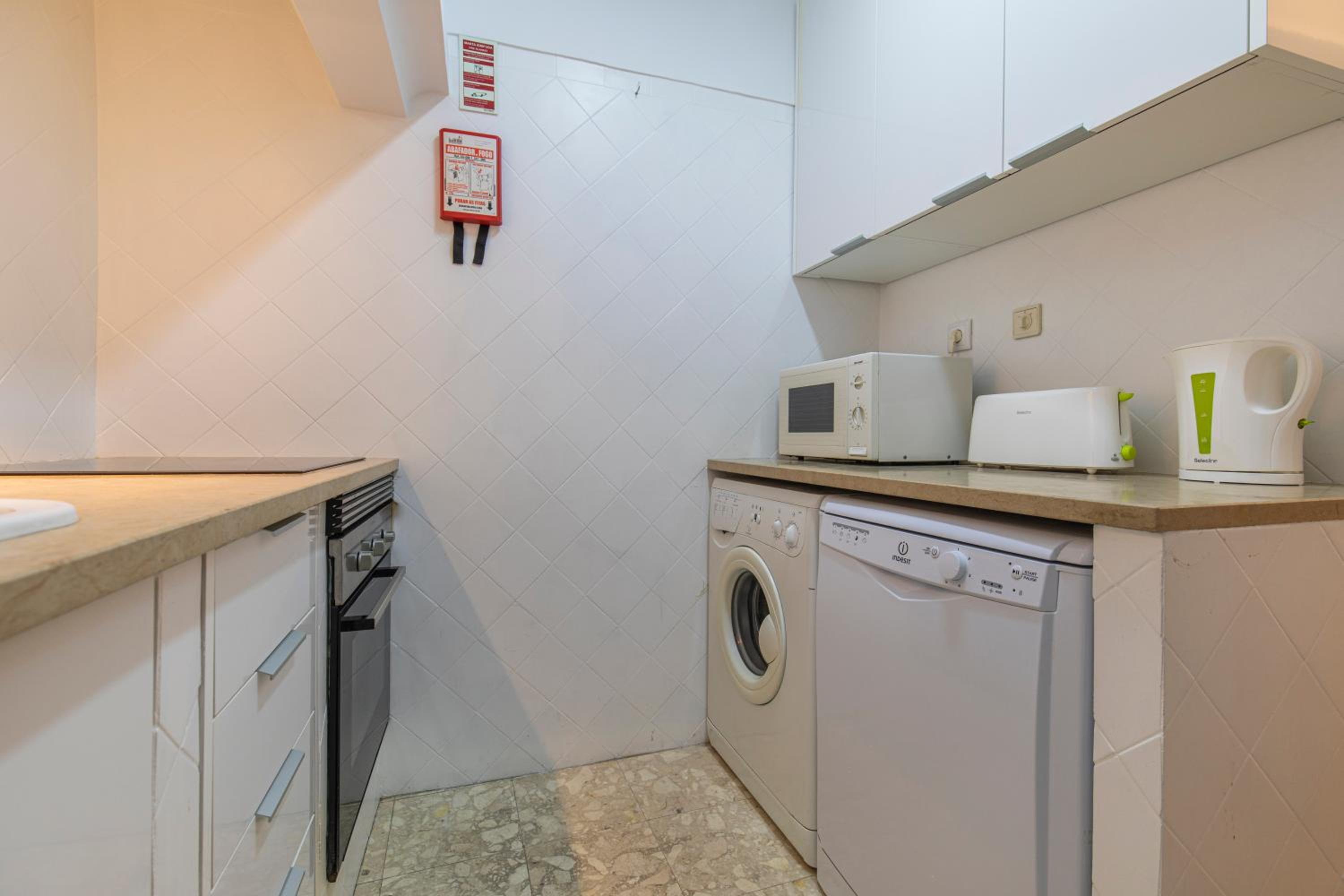 Condessa 2BDR Duplex by LovelyStay view 4