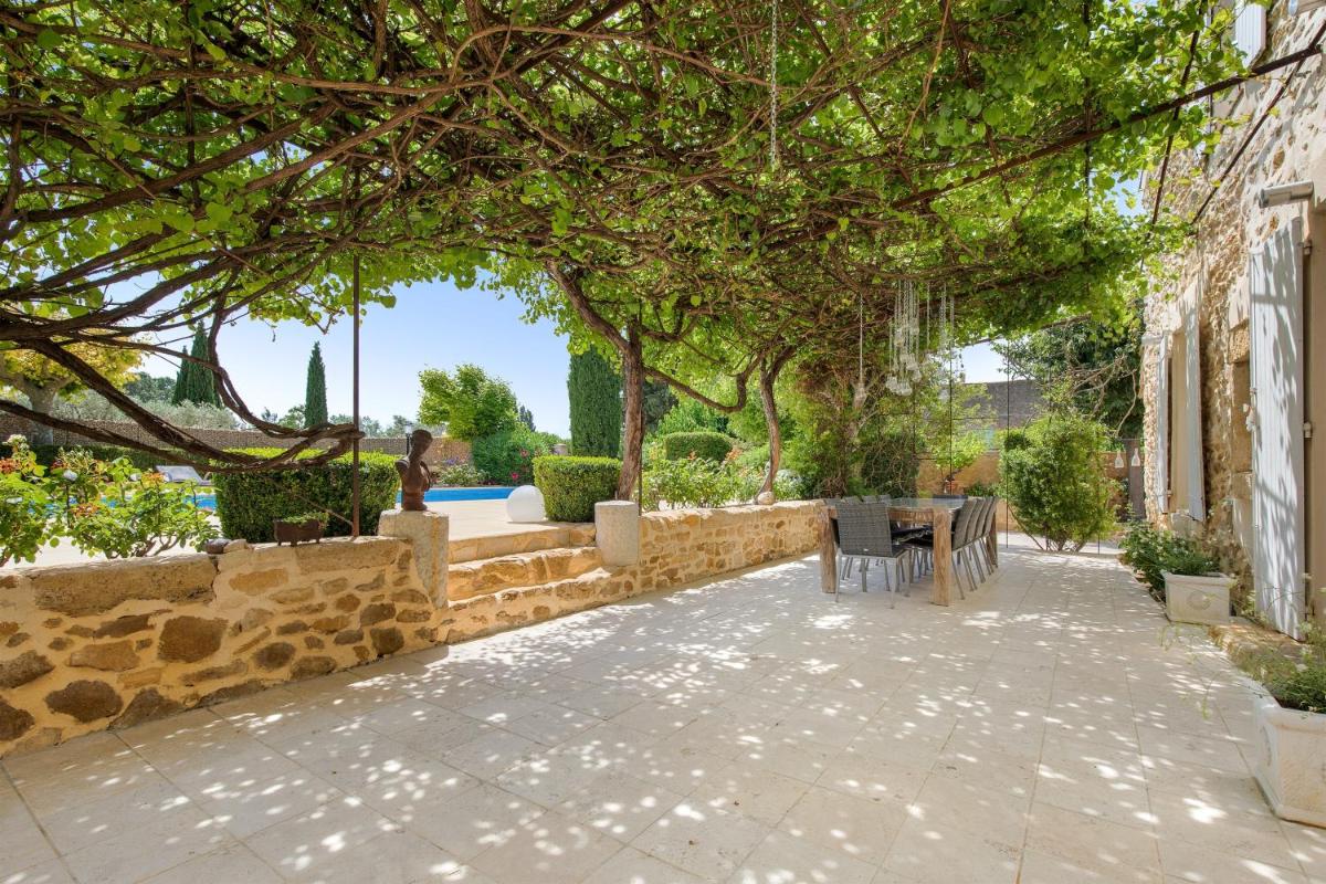 Villa de 5 chambres avec piscine privee jardin clos et wifi a Uchaux view 4