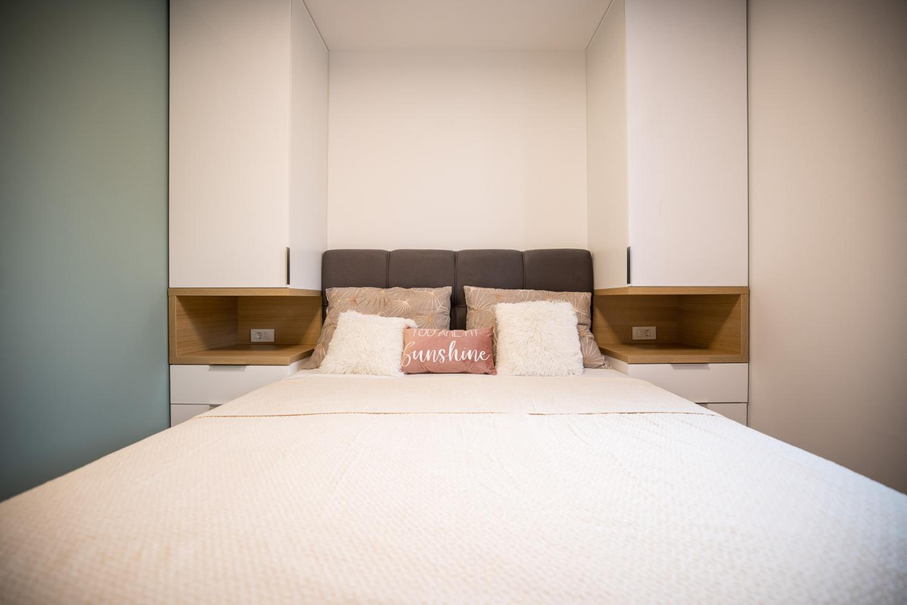 Sopic Luxury Apartment with private Whirlpool view 5