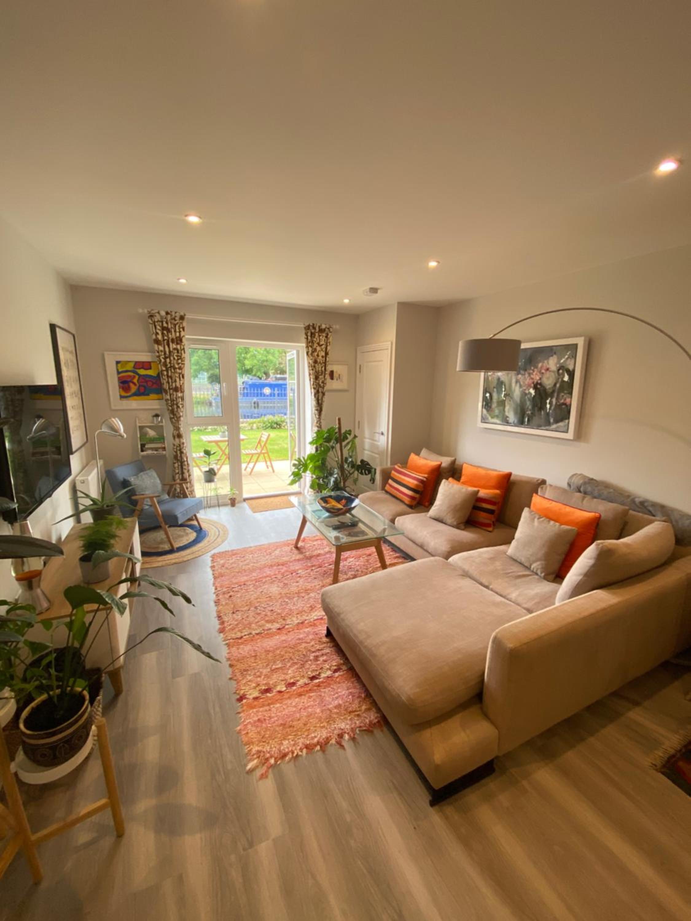 Stylish Art Apartment with Canal