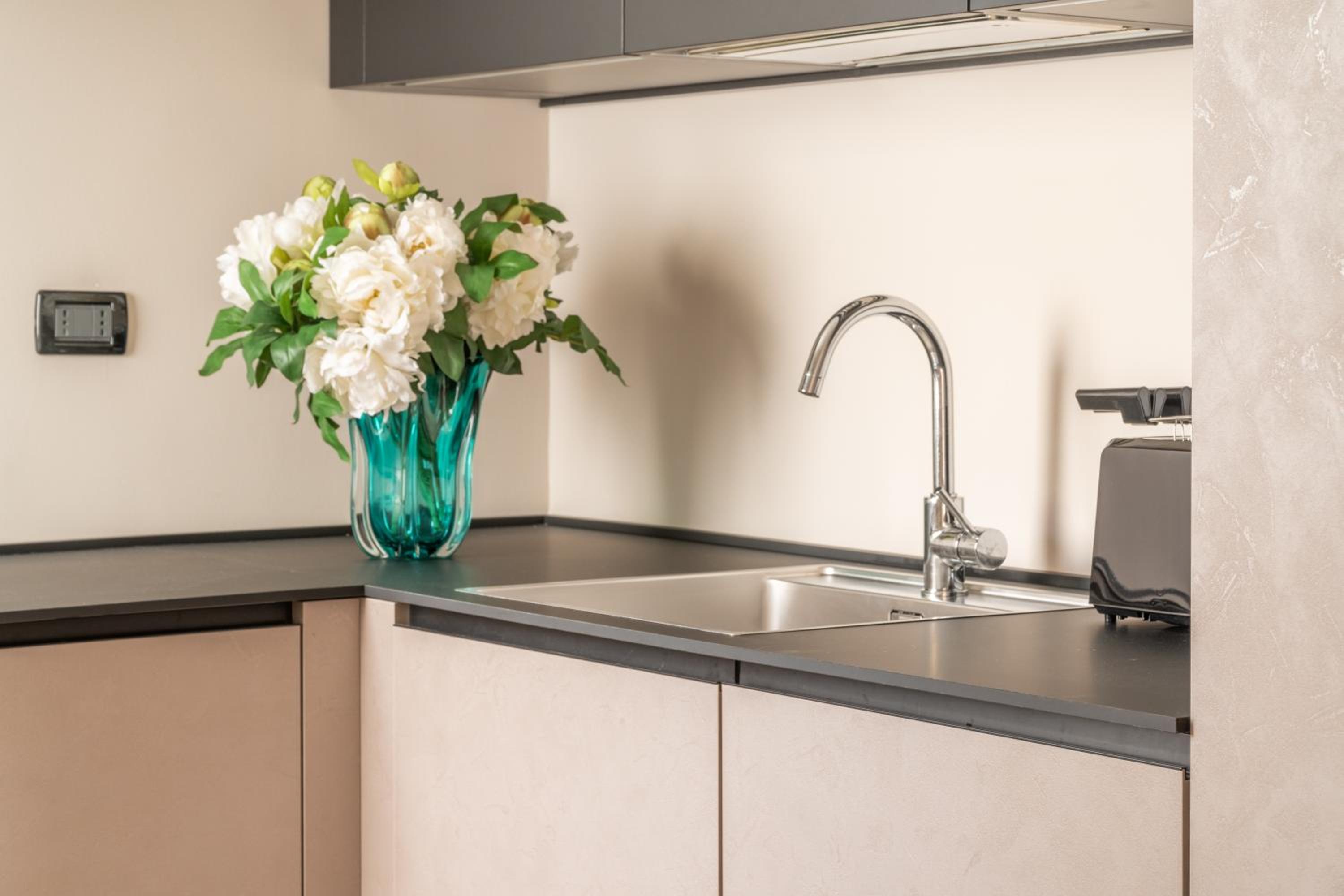 Accademia Apartments R&R