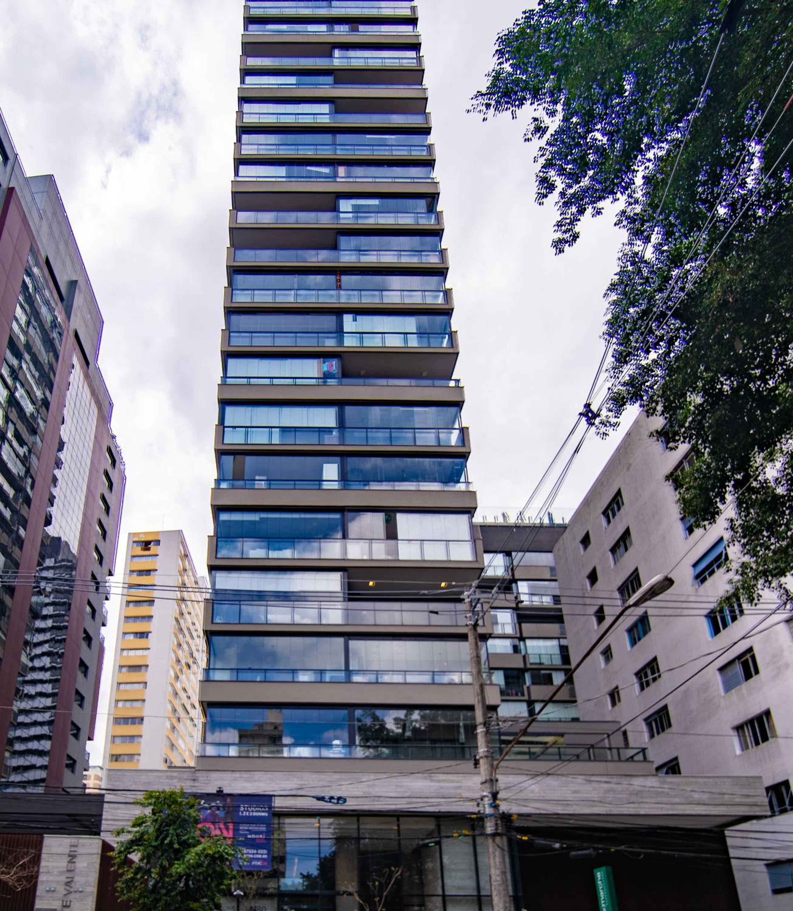 360 VN Capote Valente by Housi
