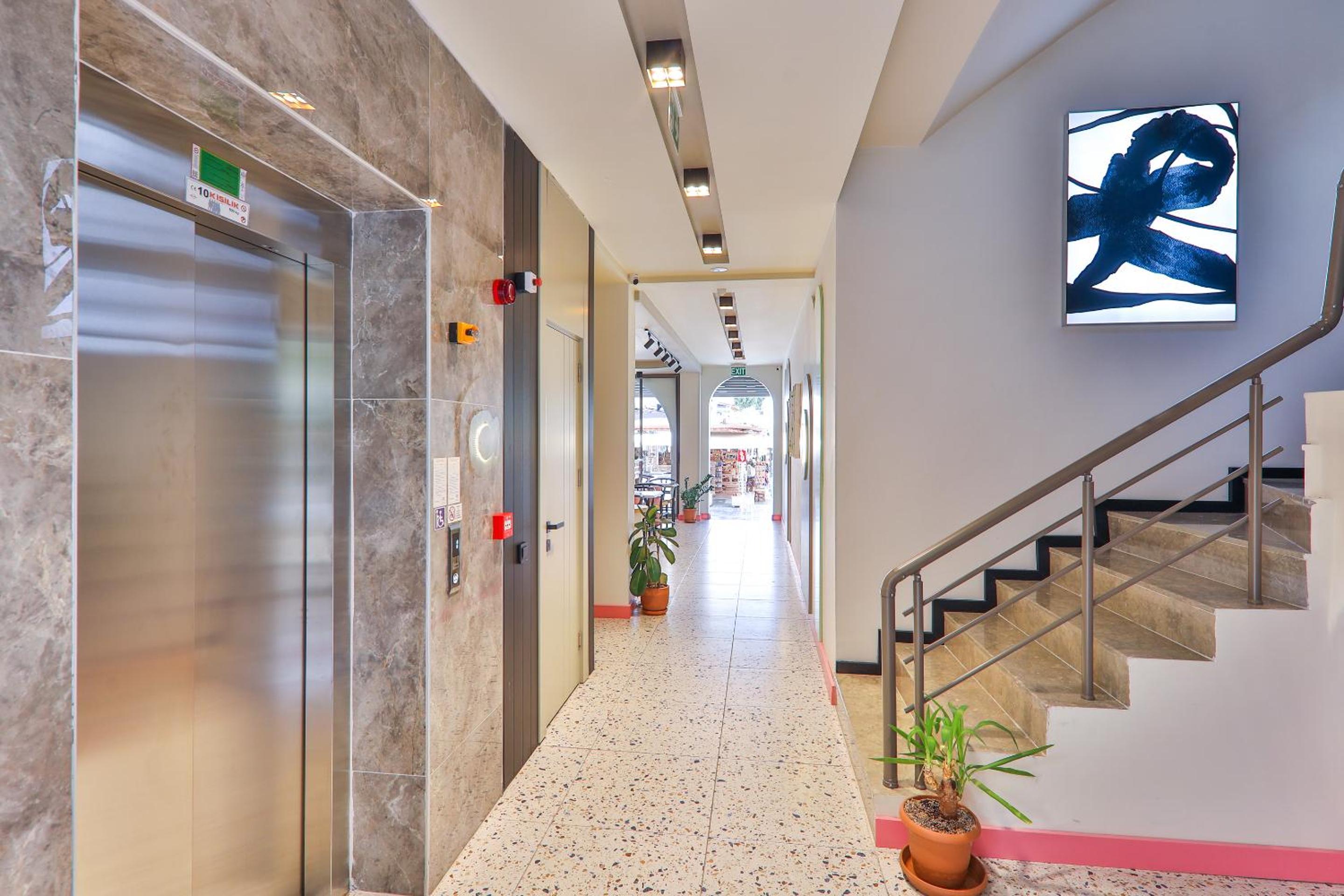 Luff Suites - Image 72