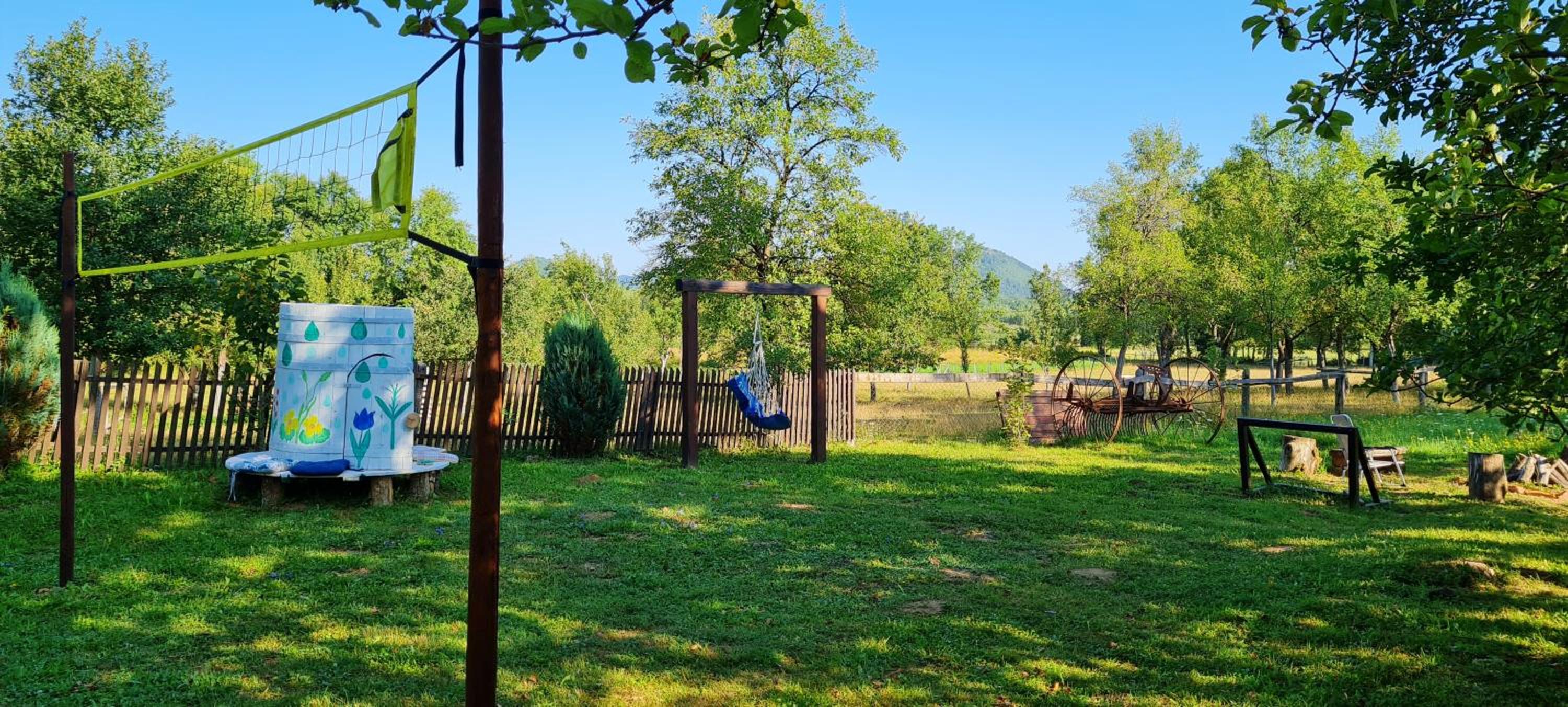 Cosy Chalet in Gospić with Jacuzzi and Mountain View