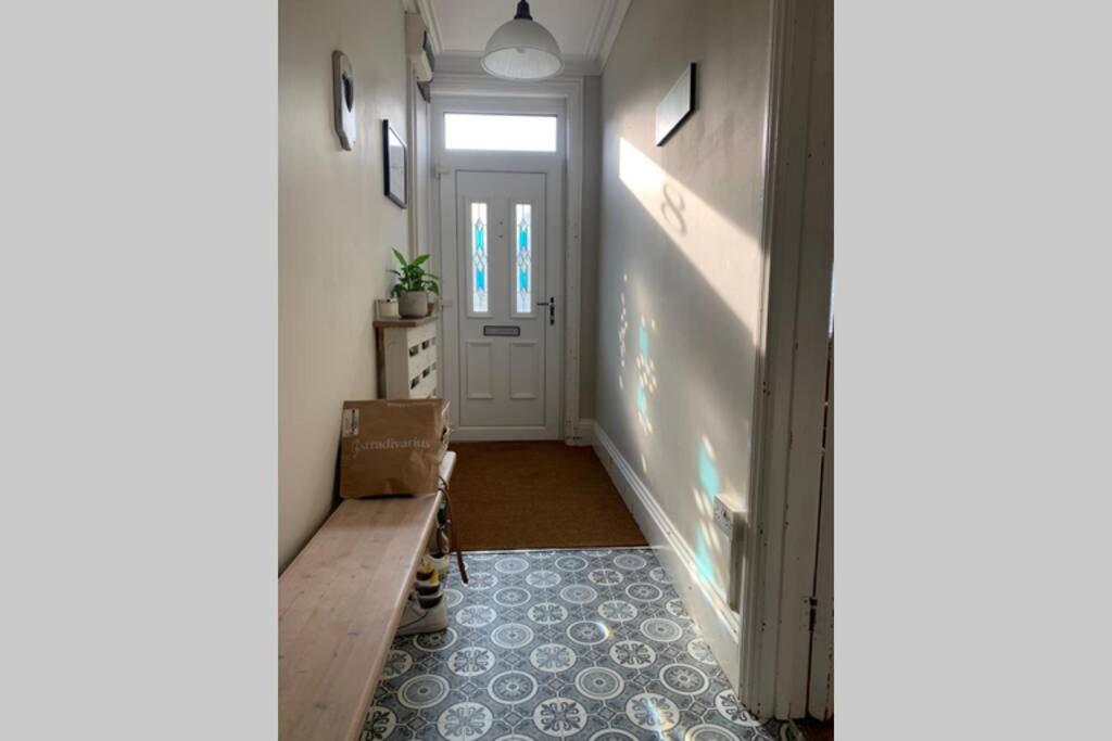Sea Proche, Family Beach House, 200m from Sandown Beach view 3