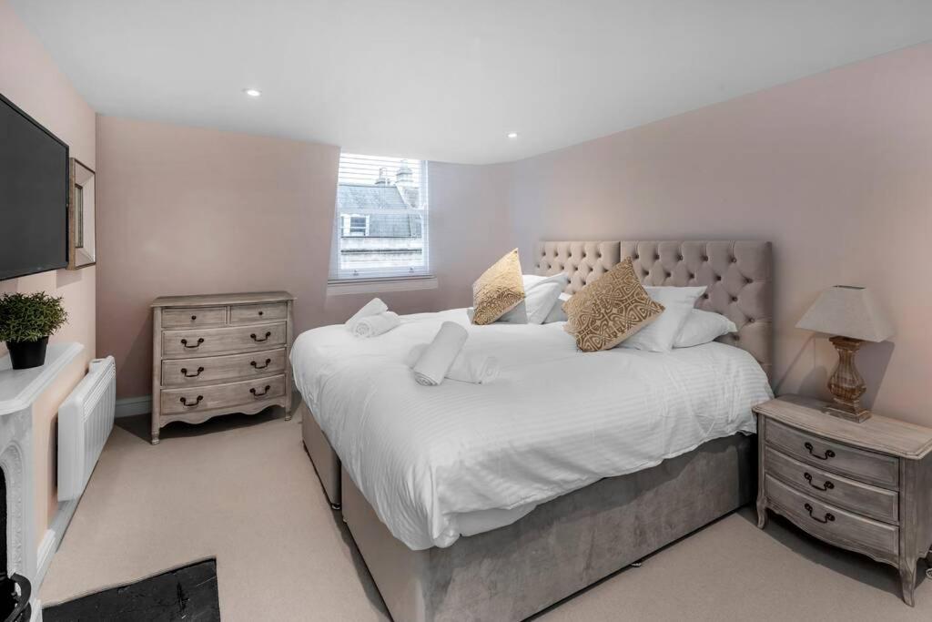 Argyle - Stunning 5 bed Luxury Home - Pulteney Bridge, Bath view 4