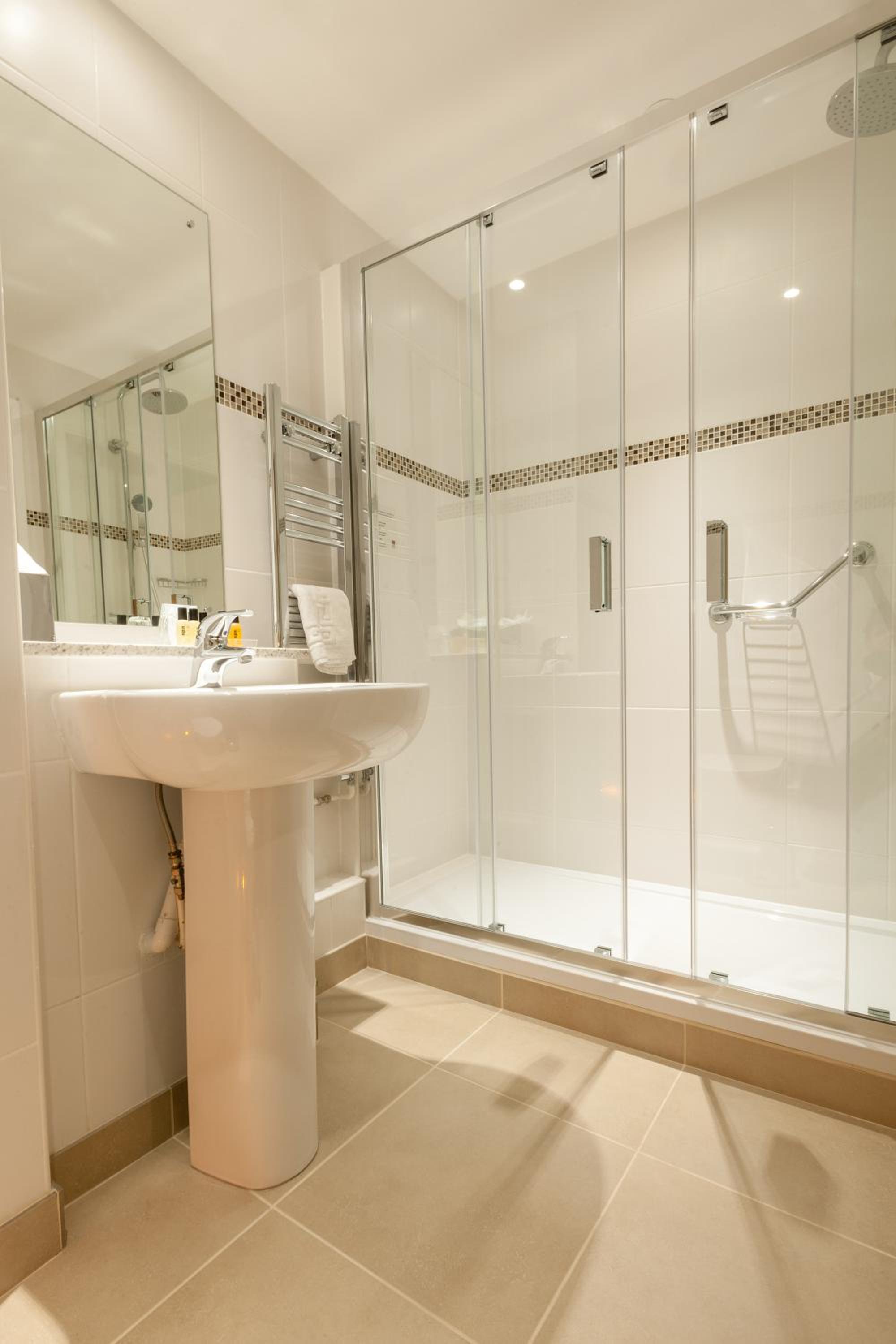 Oxford Vacations - voco Oxford Thames, an IHG Hotel - Property Image 43