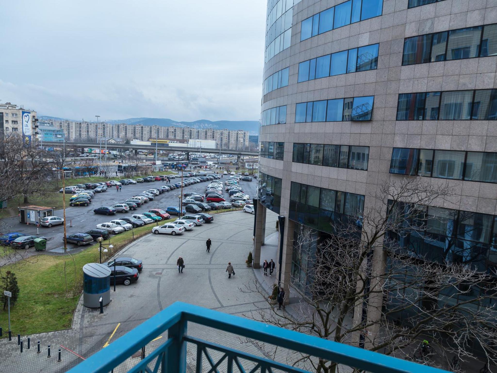 Arpad Bridge Apartments
