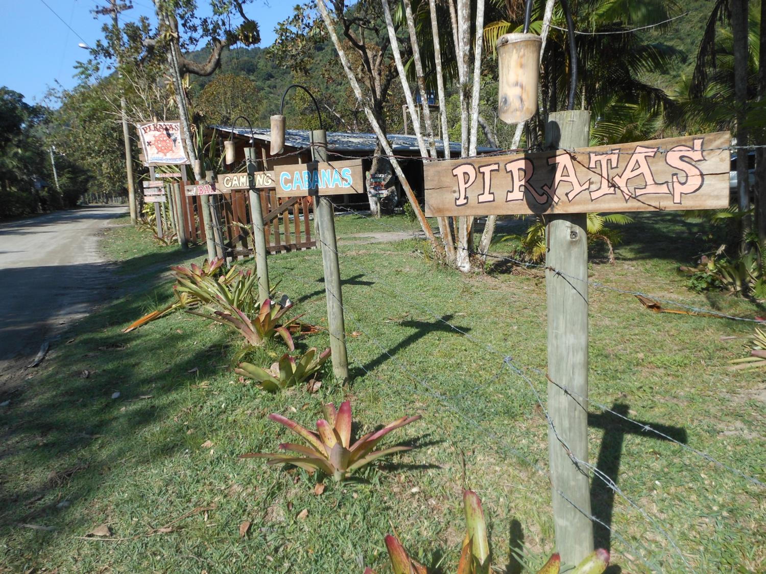 Piratas Cabanas Camping Bar