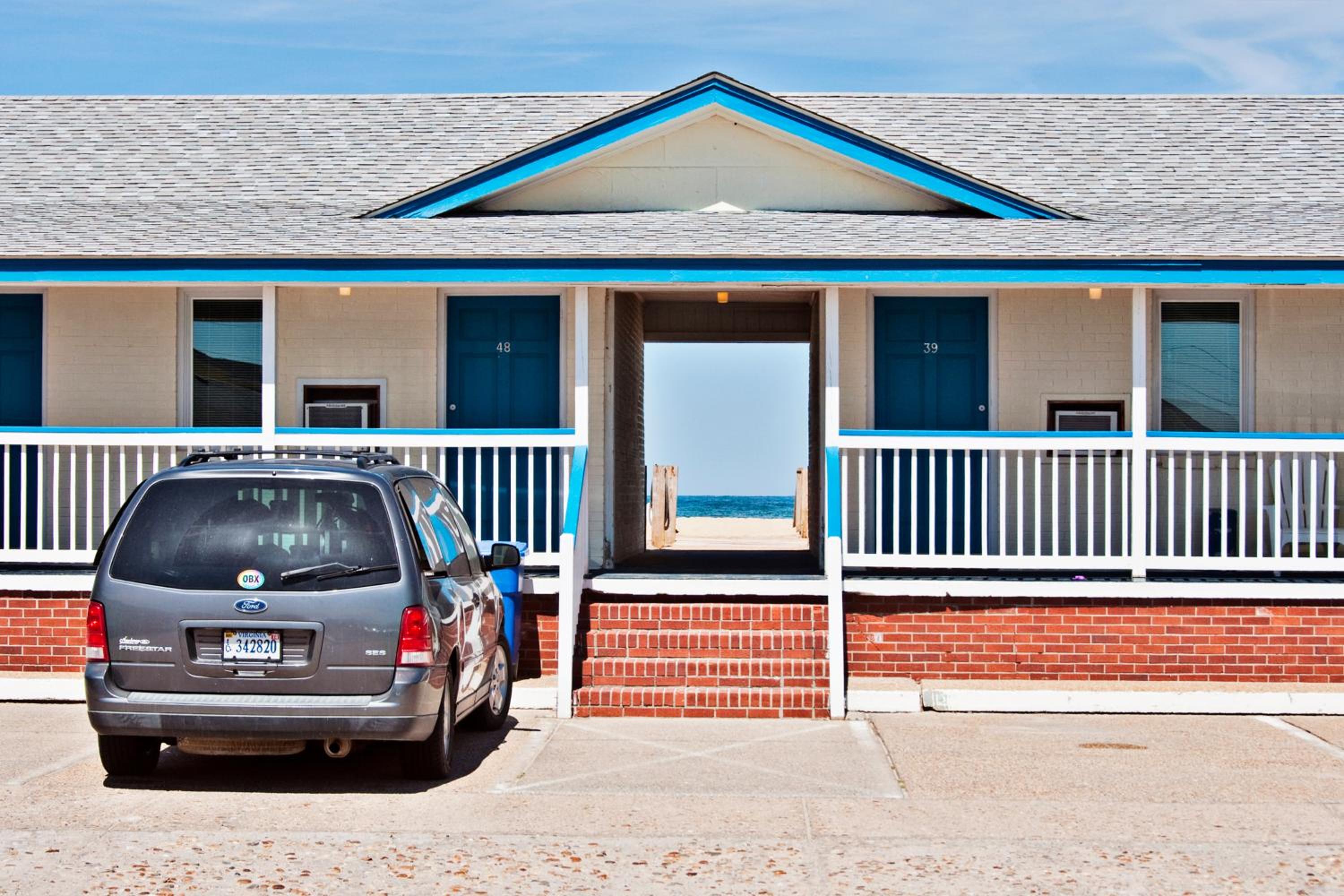 Dolphin Oceanfront Motel - Nags Head