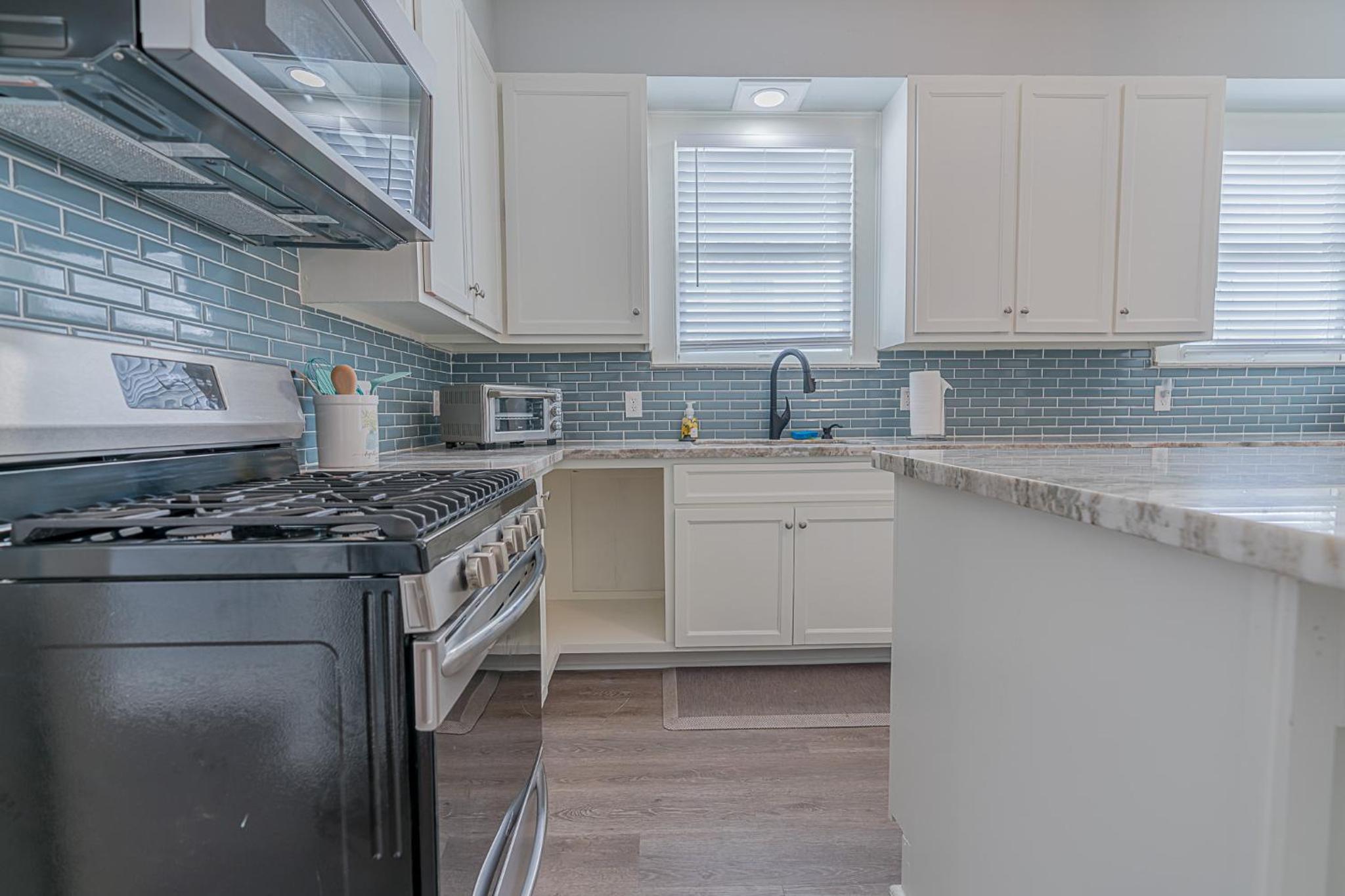 Uptown Cottage Newly Updated Home Near the Strand Galveston Harbor and UTMB view 2