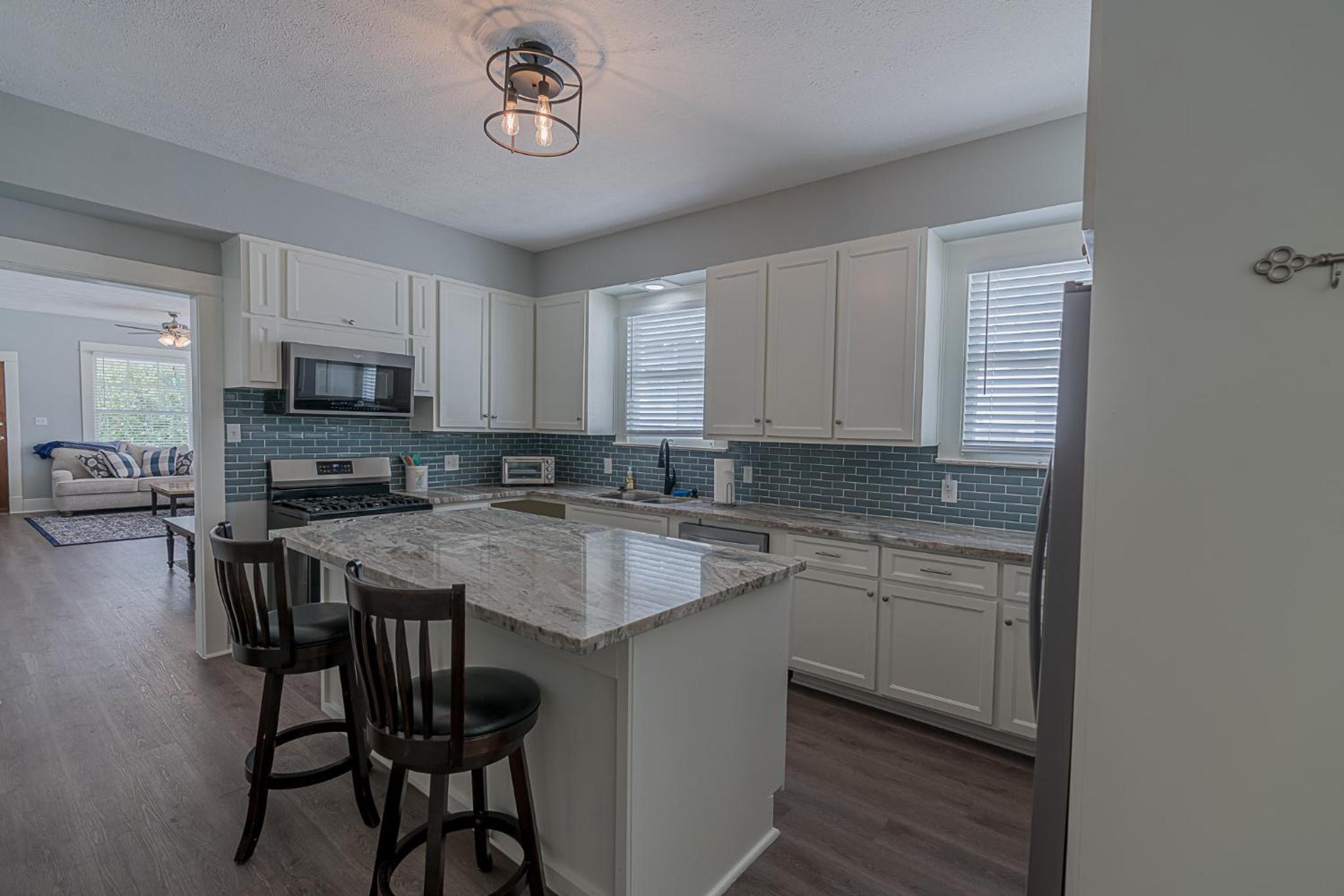 Uptown Cottage Newly Updated Home Near the Strand Galveston Harbor and UTMB view 3