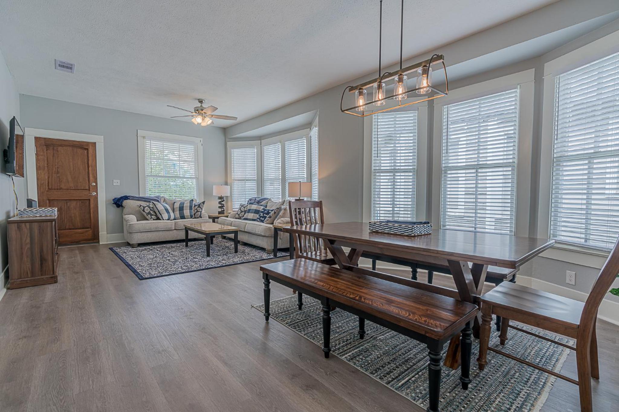 Uptown Cottage Newly Updated Home Near the Strand Galveston Harbor and UTMB view 5