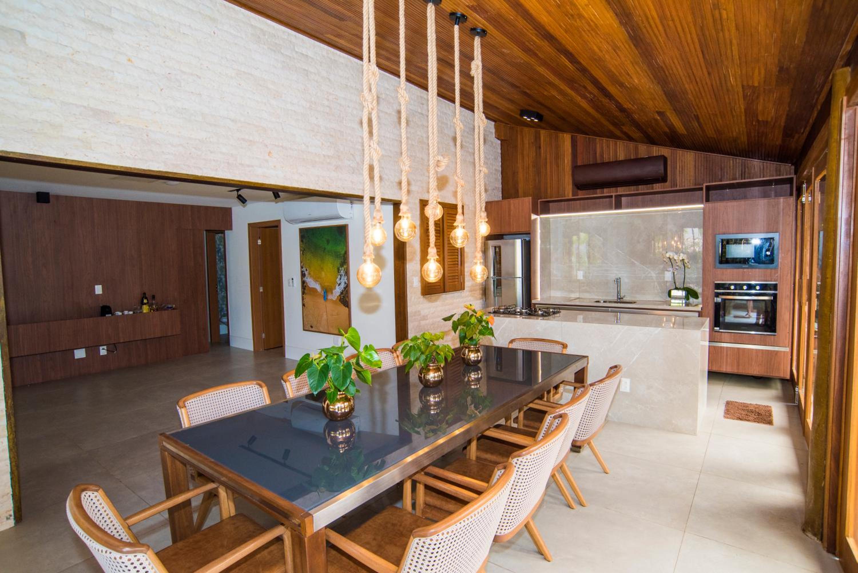 Casa de Alto Padrão 6 Suítes