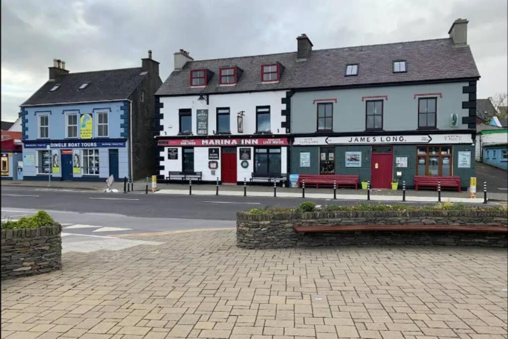 Centre of Dingle Town - Luxury Holiday Apartment view 4
