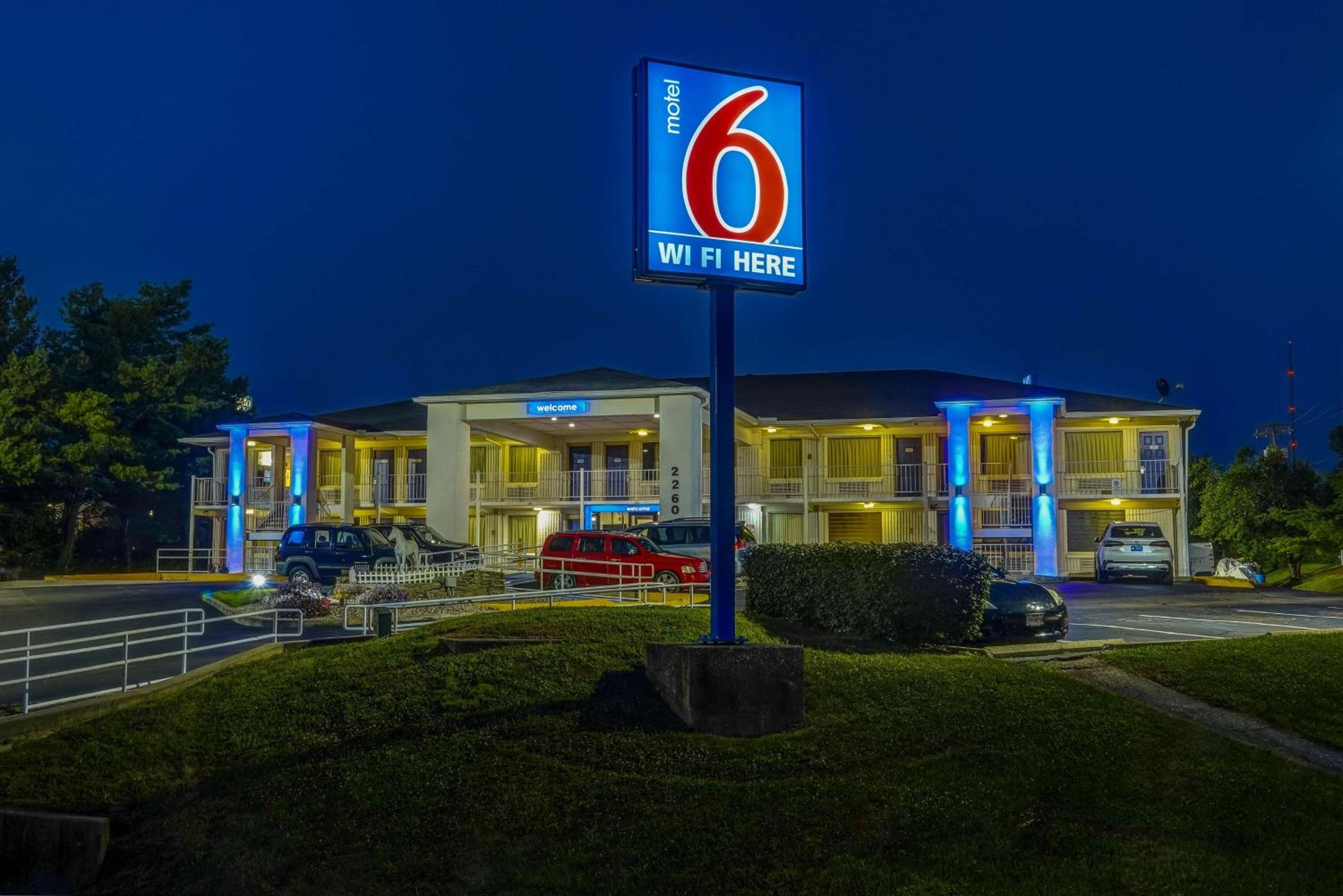 Lexington Vacations - Motel 6-Lexington, KY - East I-75 - Property Image 12