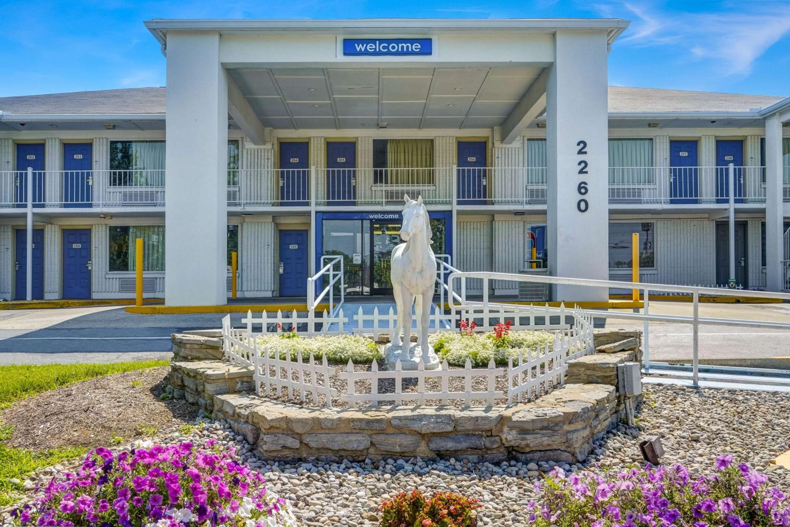Lexington Vacations - Motel 6-Lexington, KY - East I-75 - Property Image 13