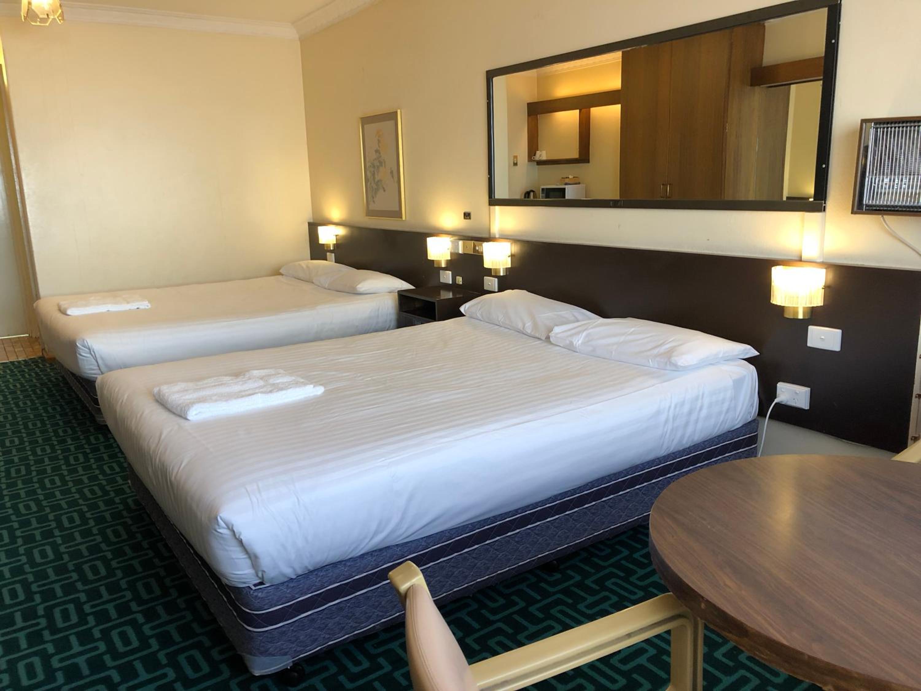Canberra Lyneham Motor Inn - Image 4