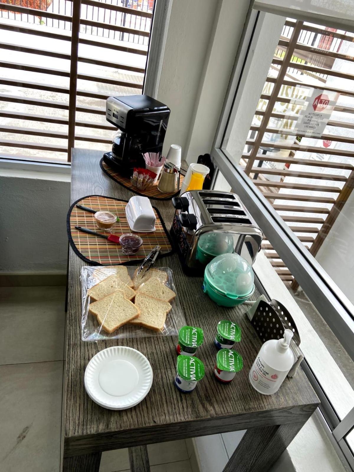 Nuevo Laredo Vacations - HOTEL LOS ROBLES - Property Image 10
