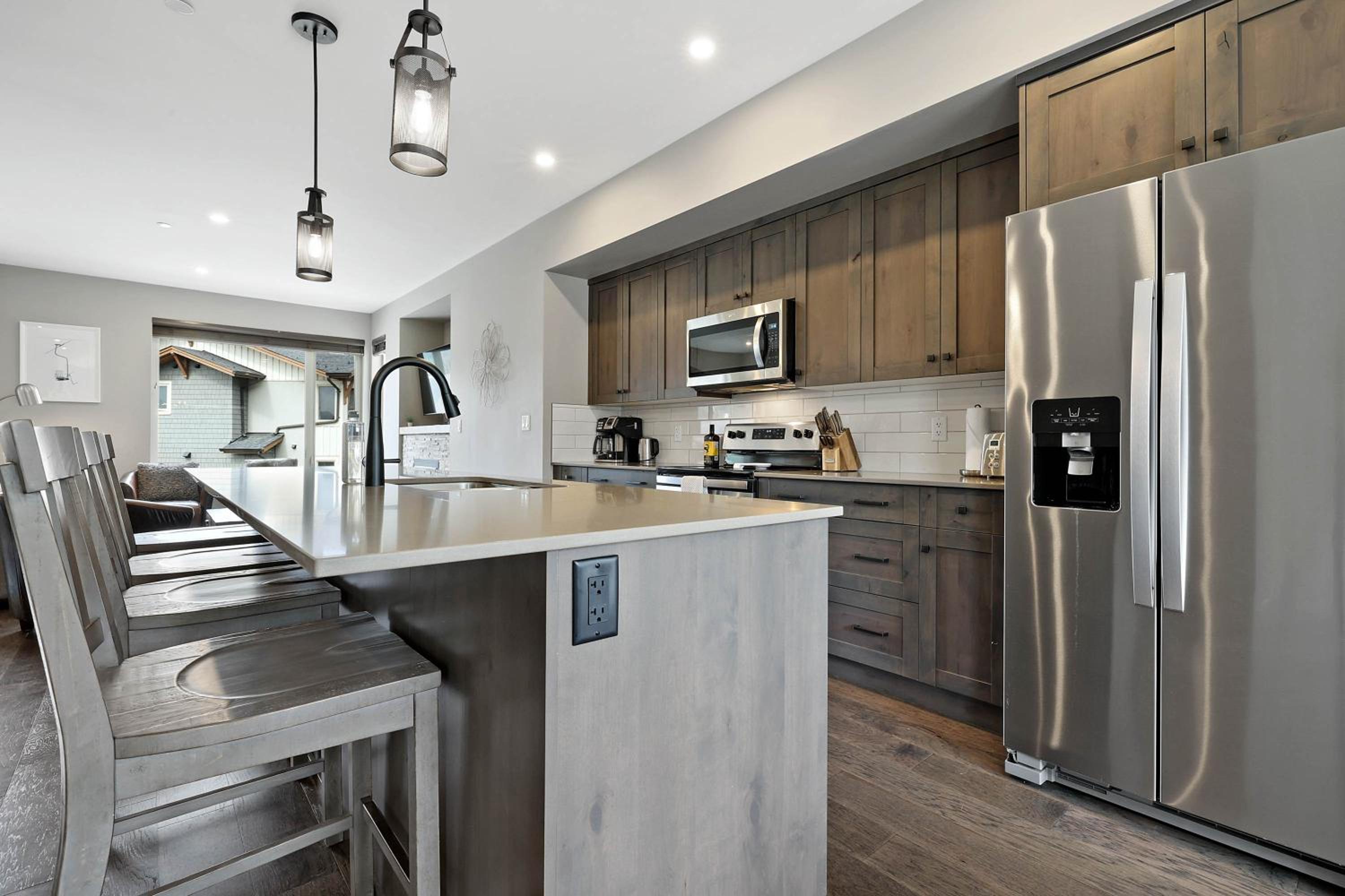 Spacious Modern Ski-in Ski-out with Hot Tub Townhouse