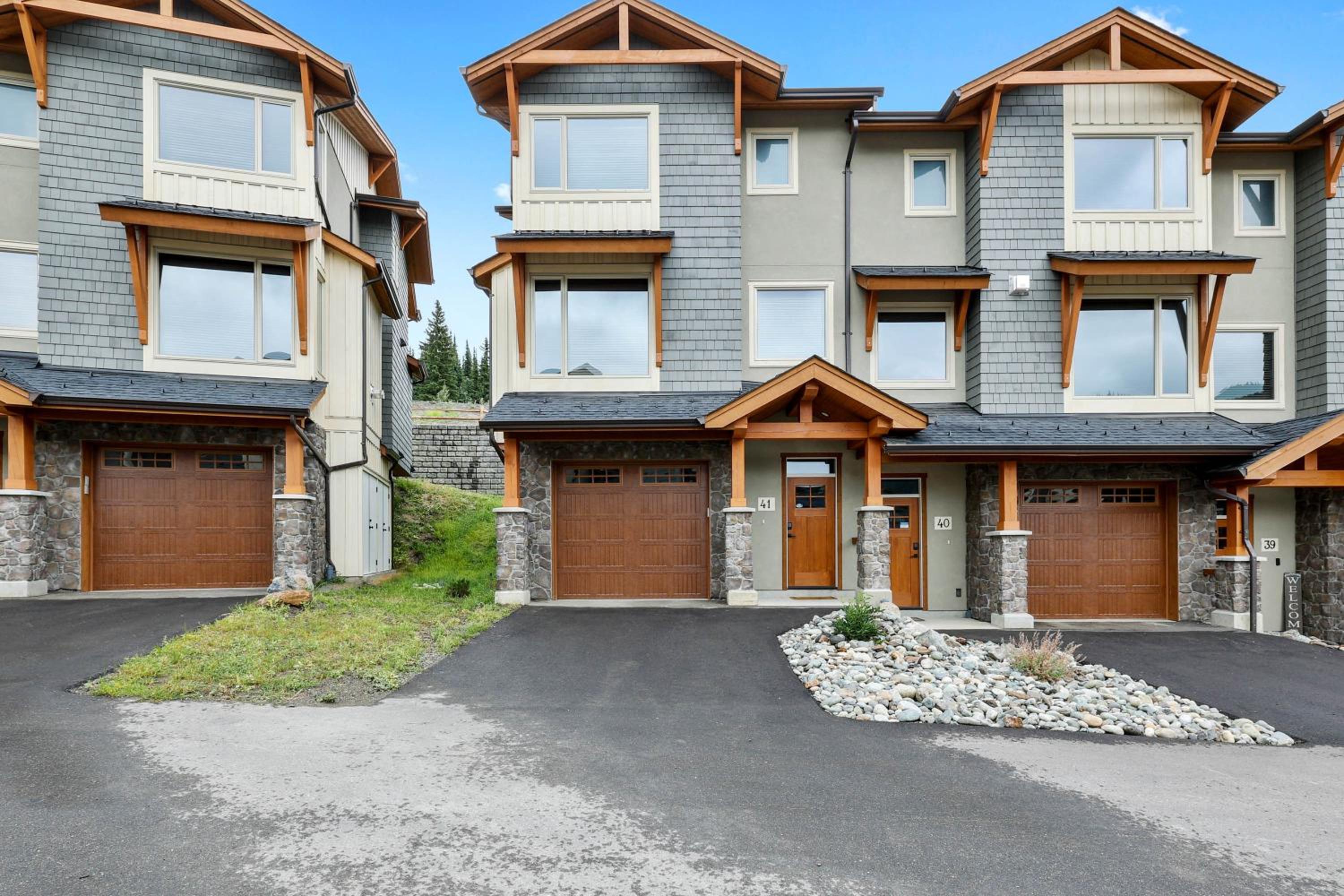 Sun Peaks Vacations - Spacious Modern Ski-in Ski-out with Hot Tub Townhouse - Property Image 1