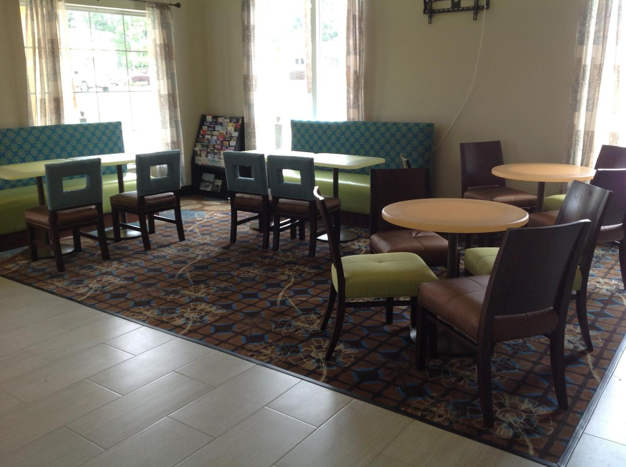 Executive Inn and Suites Jefferson view 2