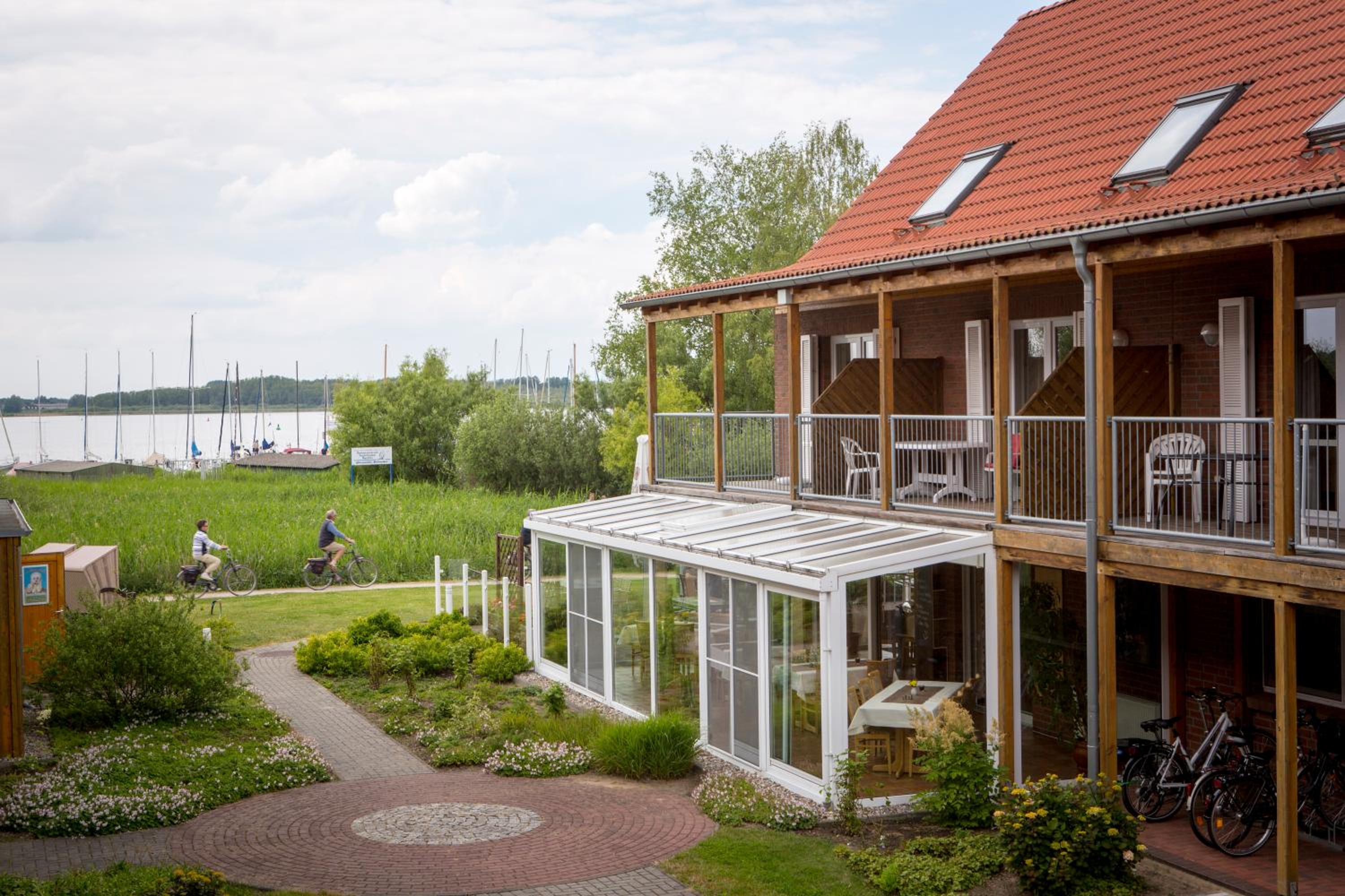 Ferienzentrum Yachthafen Rechlin view 3