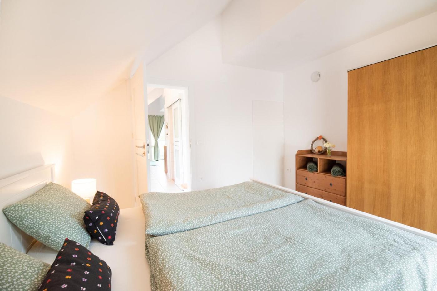 Apple tree apartment view 4
