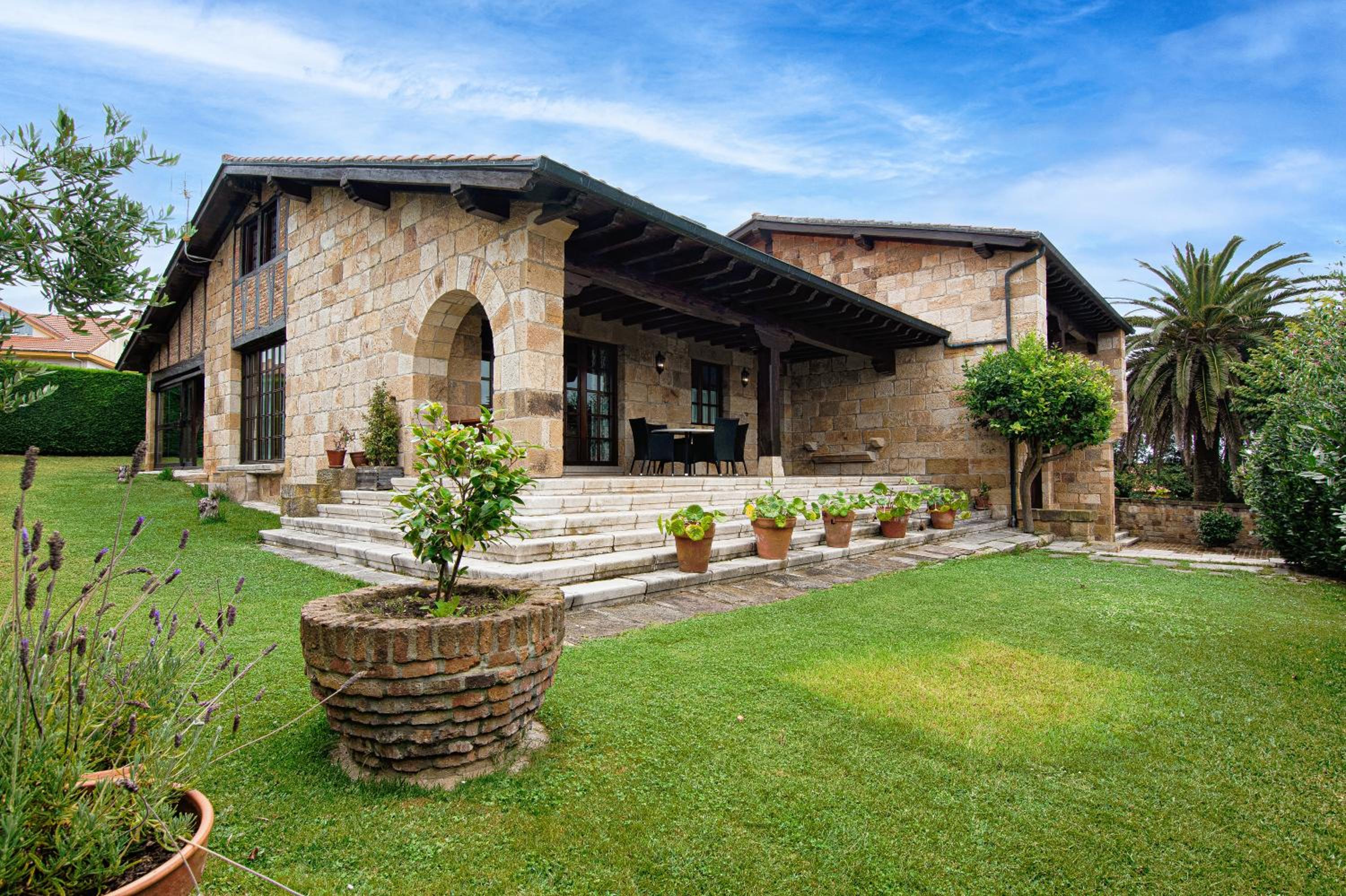 Luxury Villa Esmeralda