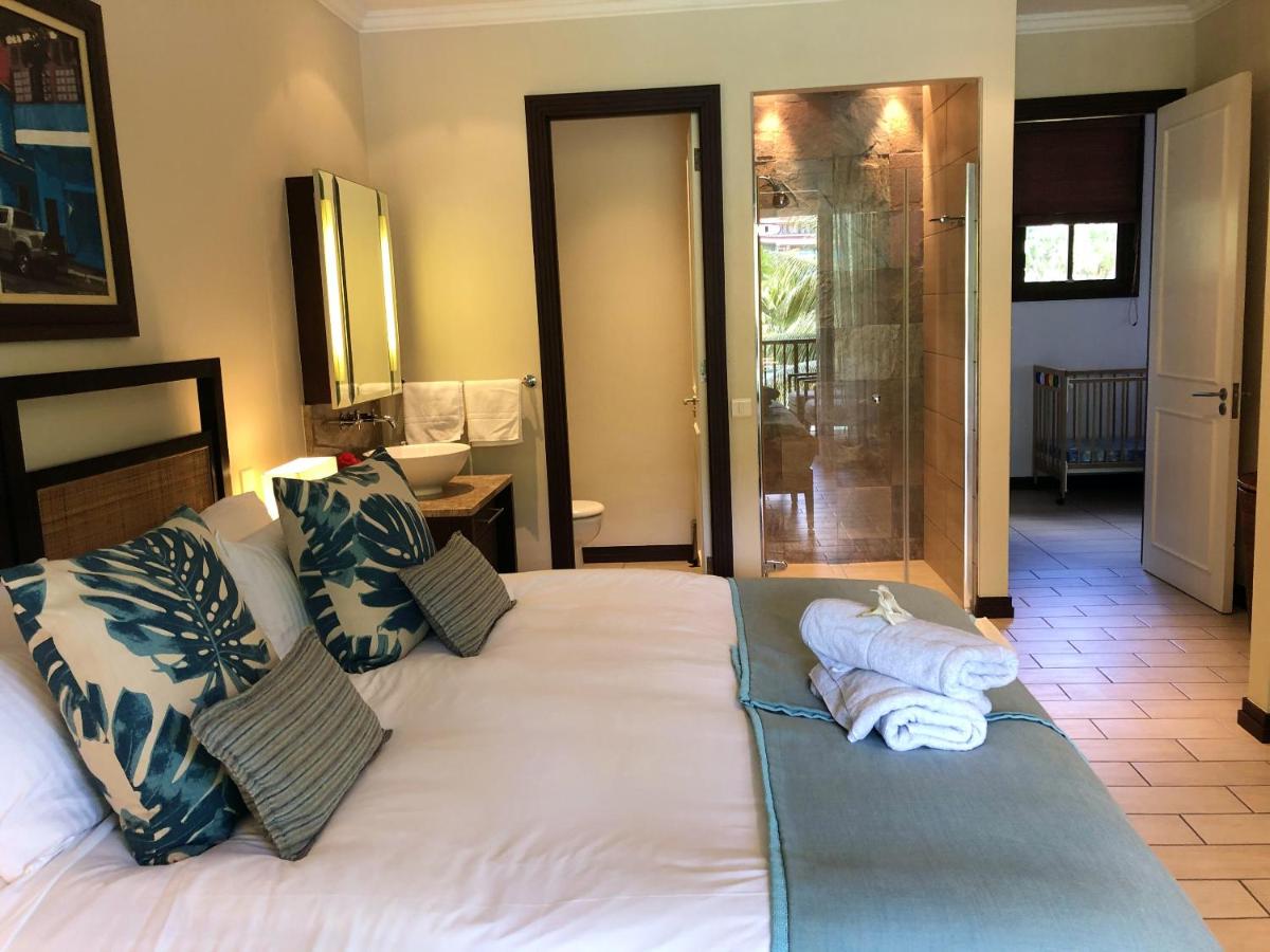 3 bedrooms house at Mahe 100 m away from the beach with sea view private pool and enclosed garden