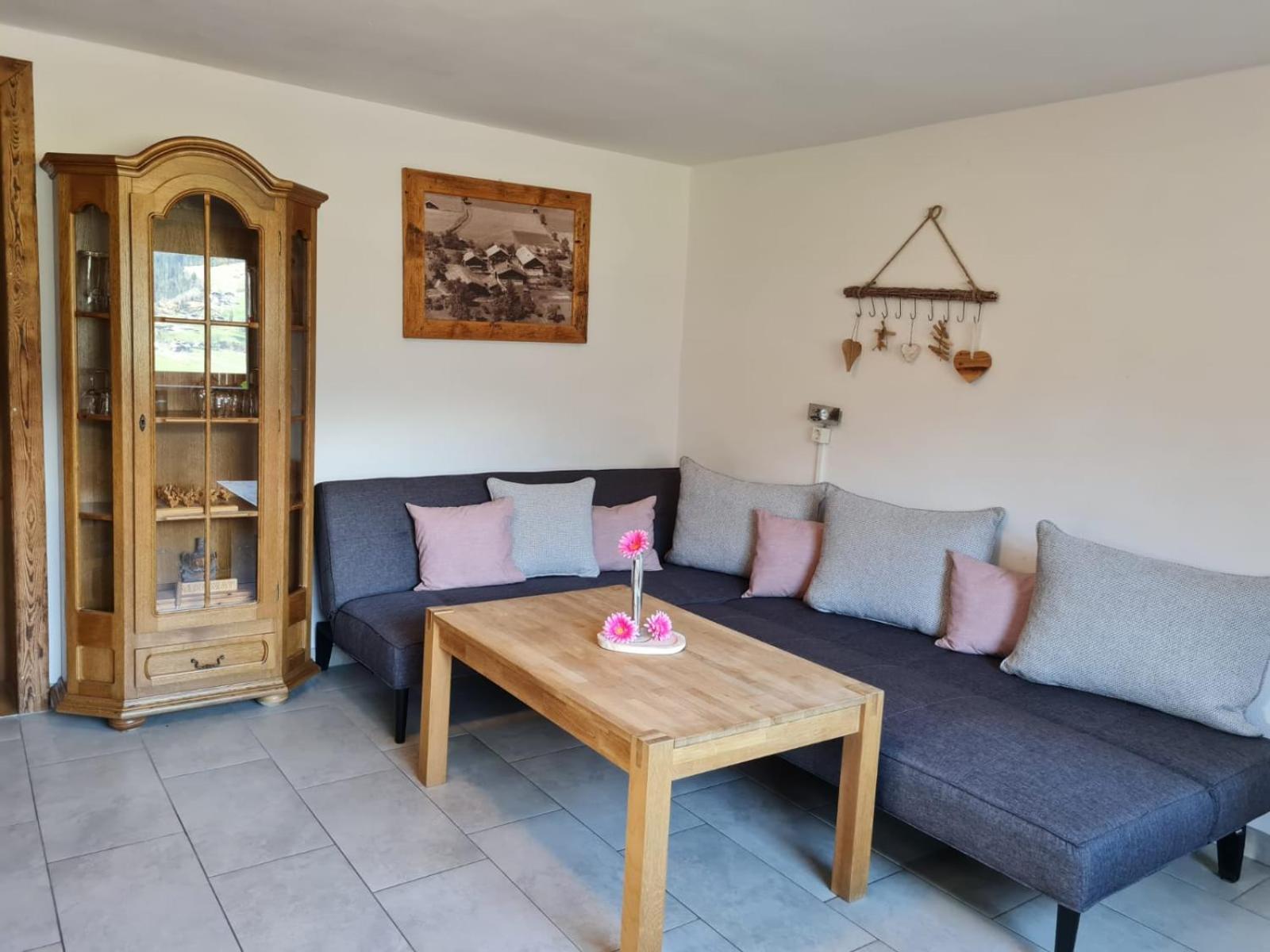 Panorama Ferienhaus Ematberg mit Bergblick und Sauna